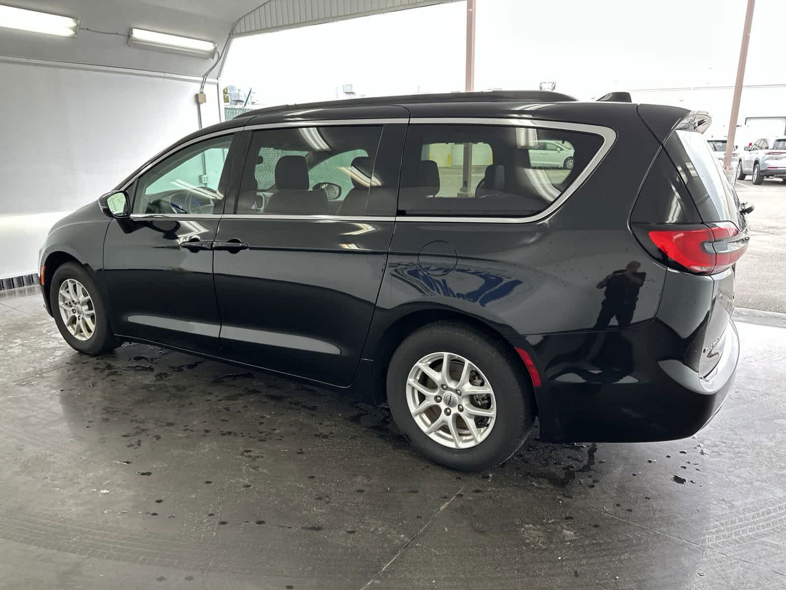 2022 Chrysler Pacifica Touring L 6