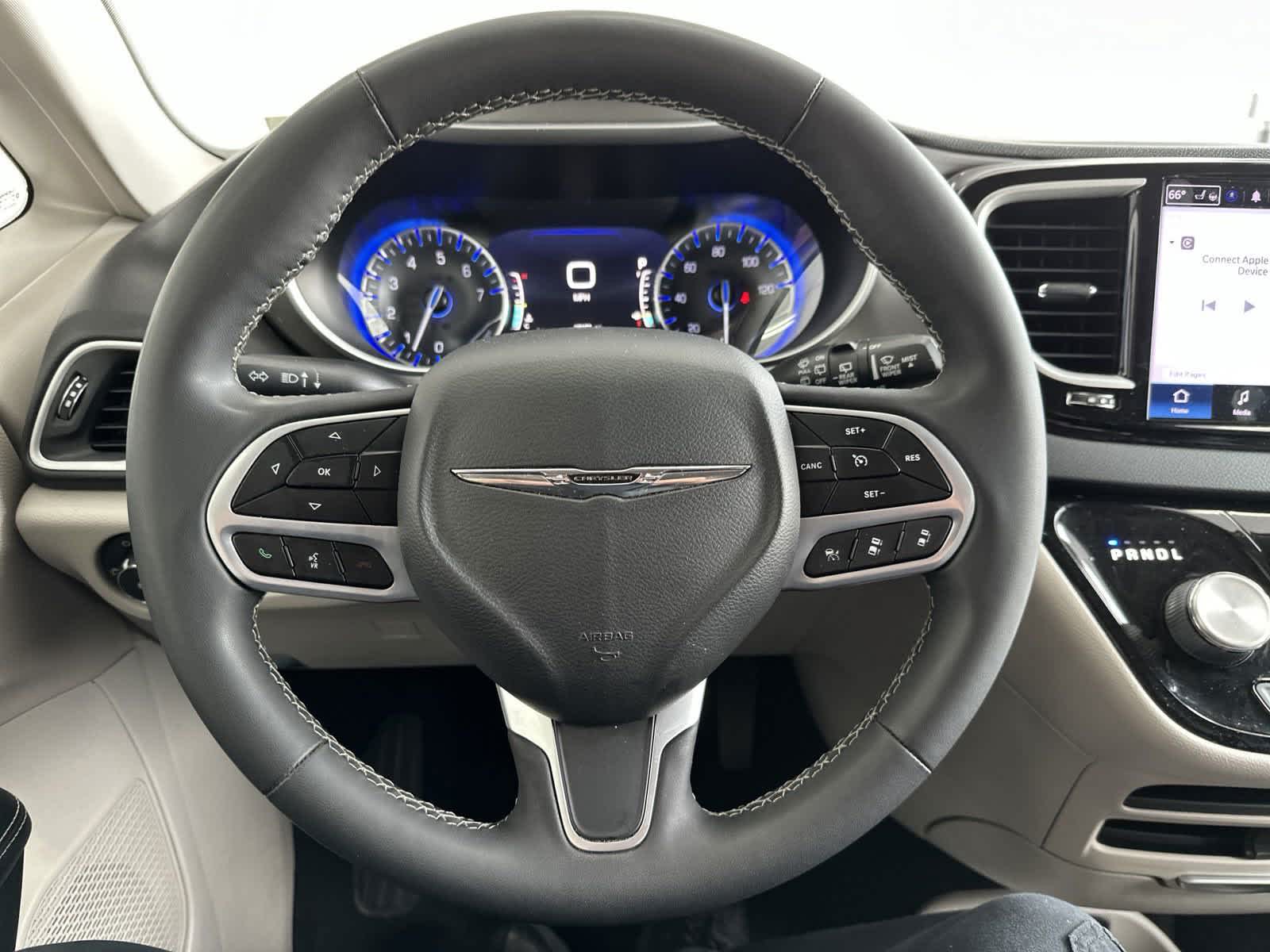 2022 Chrysler Pacifica Touring L 16