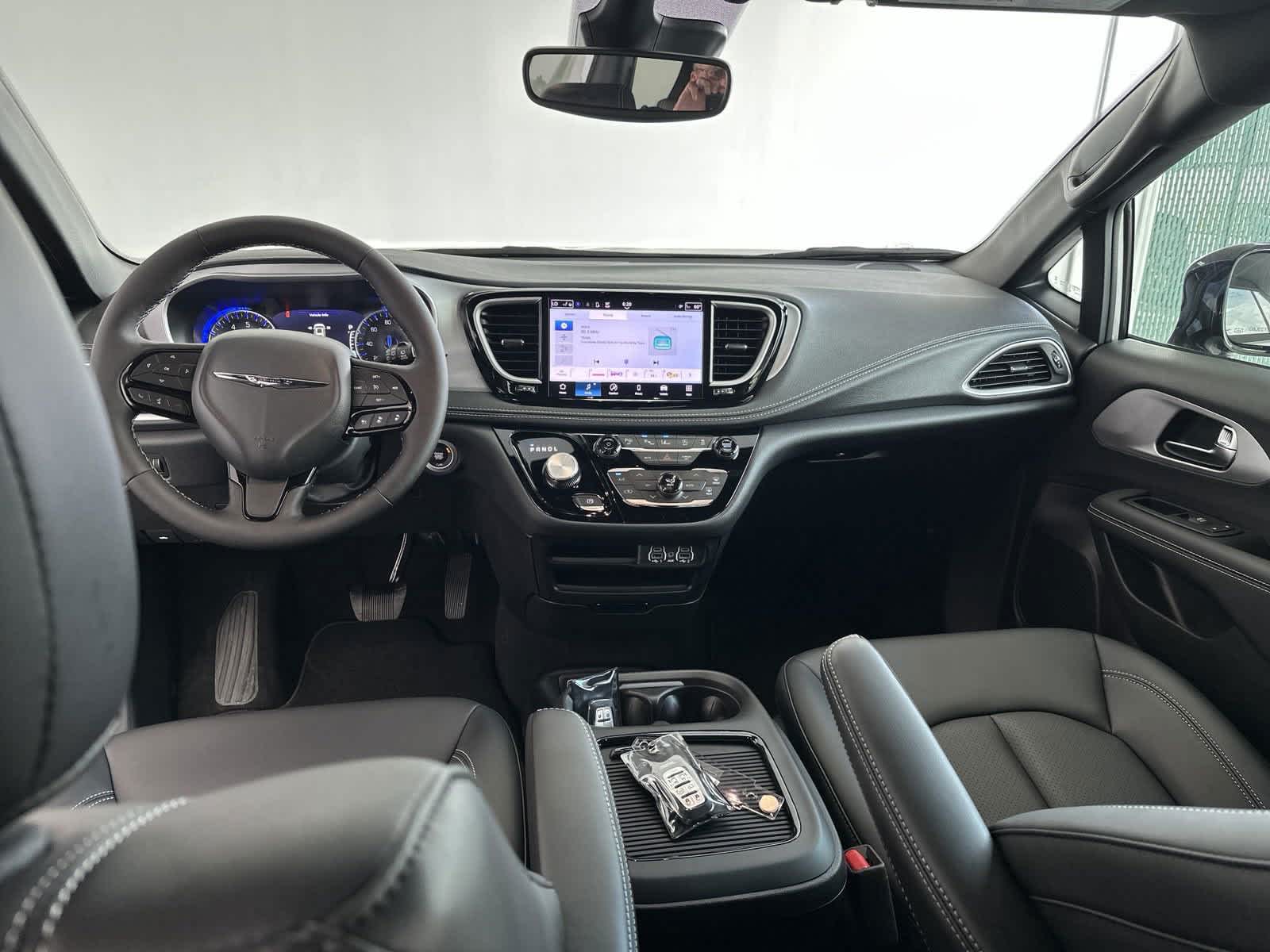 2024 Chrysler Pacifica Touring L 17