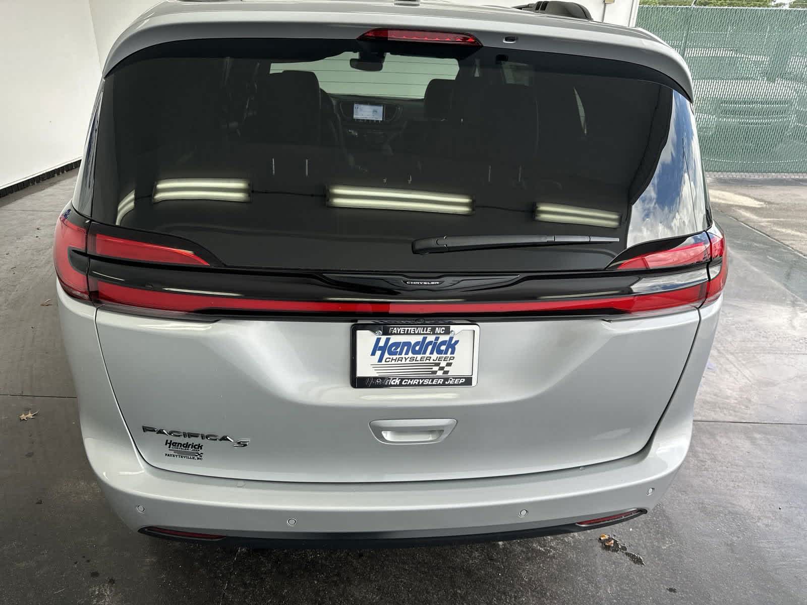 2024 Chrysler Pacifica Touring L 7