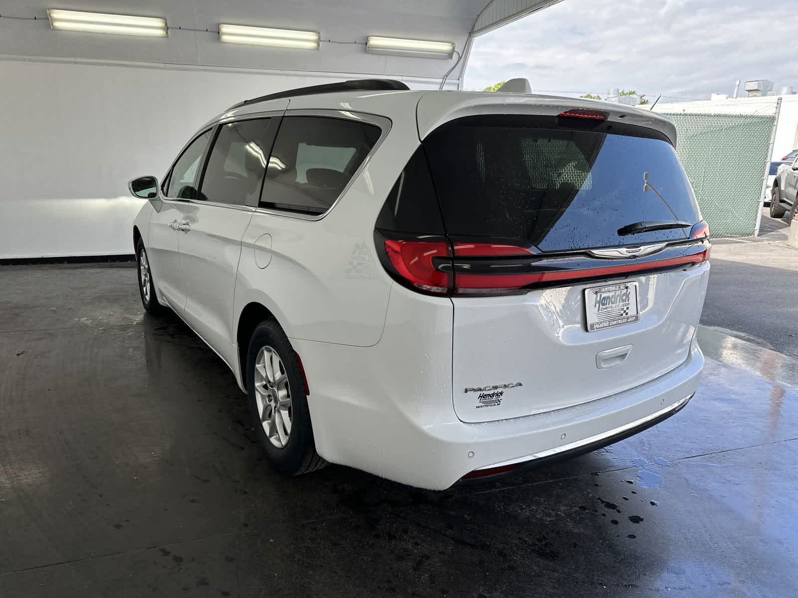 2022 Chrysler Pacifica Touring L 7