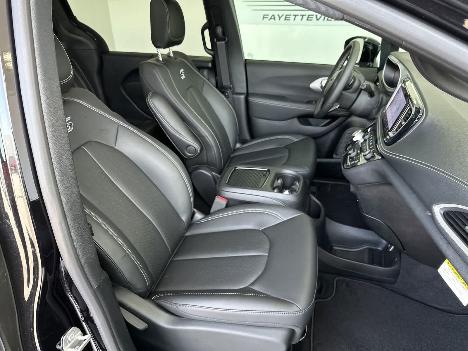 2024 Chrysler Pacifica Touring L 20