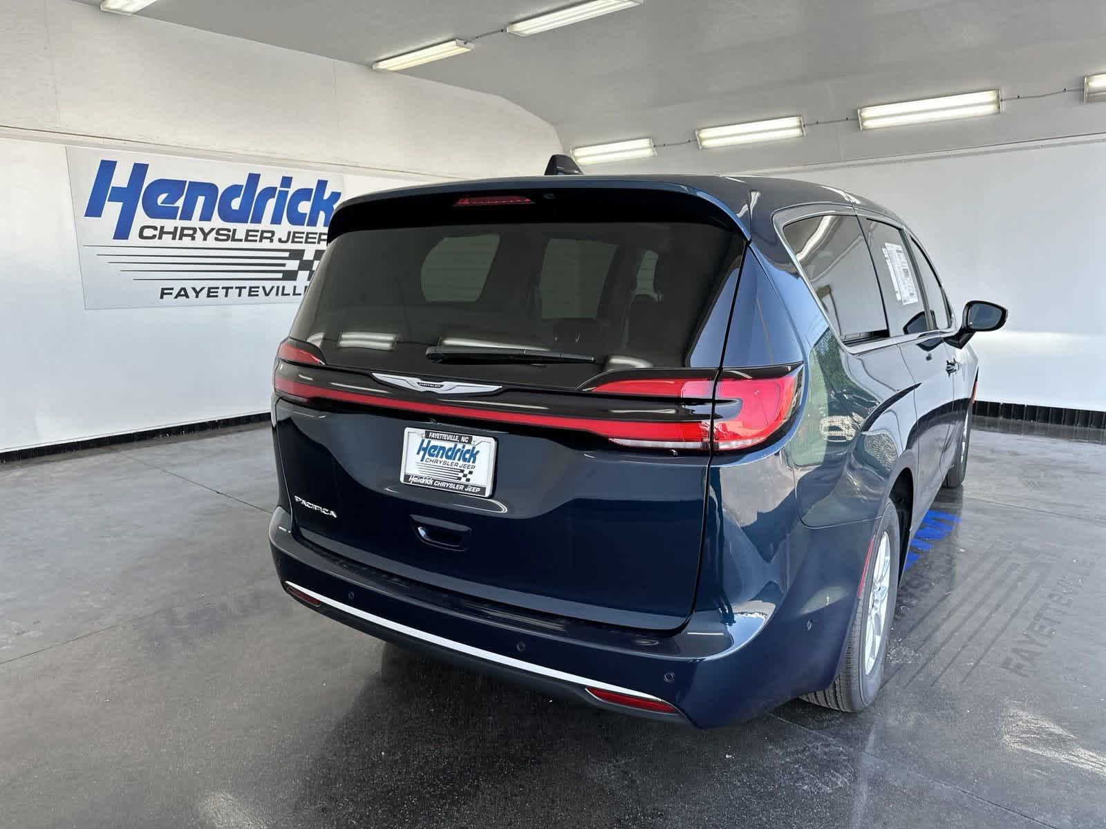 2024 Chrysler Pacifica Touring L 7