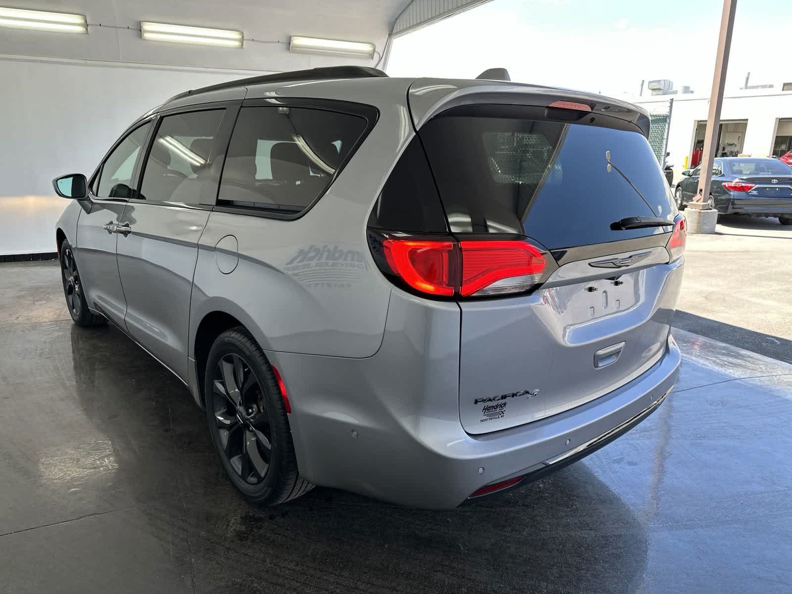 2020 Chrysler Pacifica Touring L Plus 7