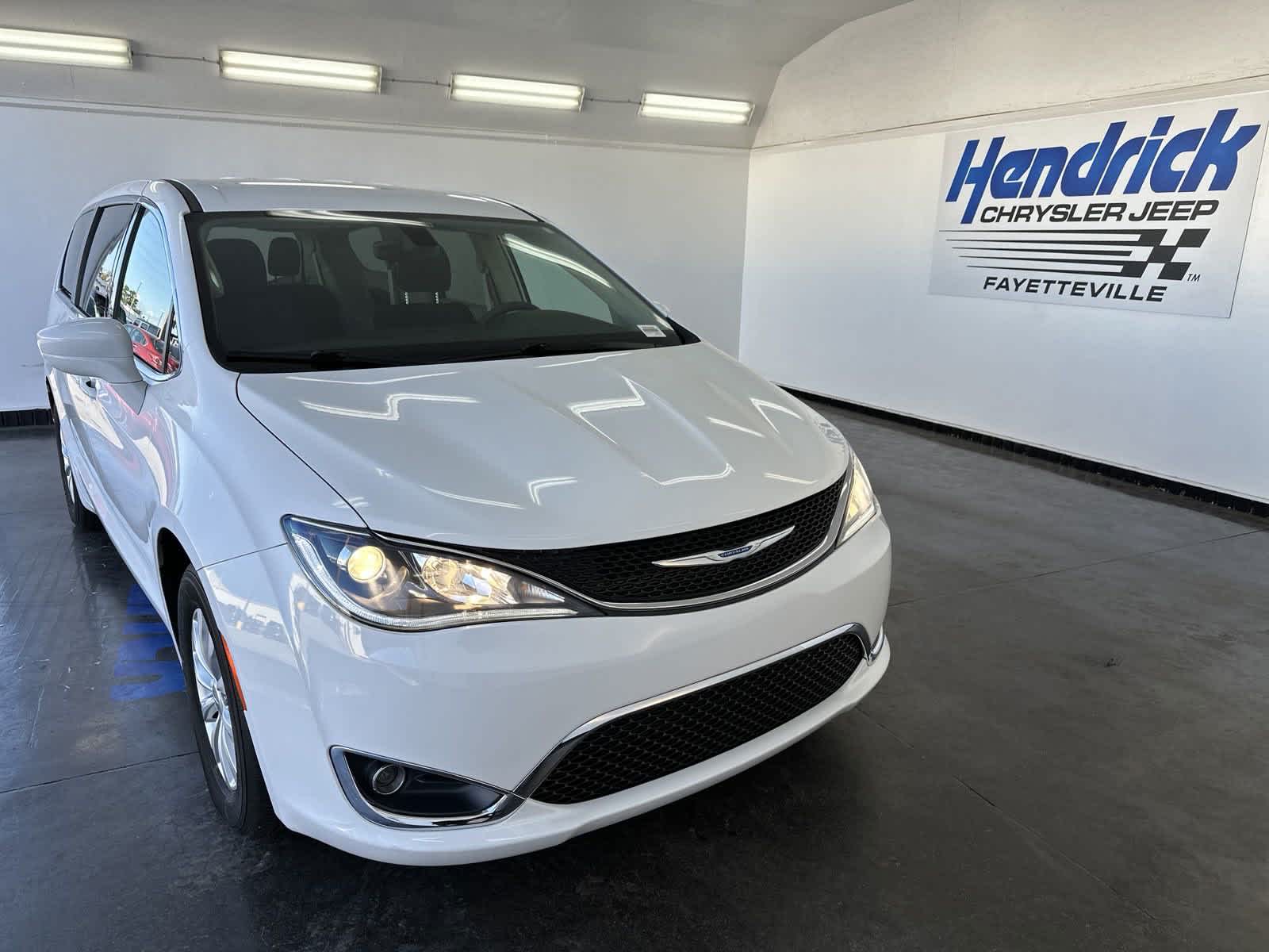 2018 Chrysler Pacifica Touring Plus 3