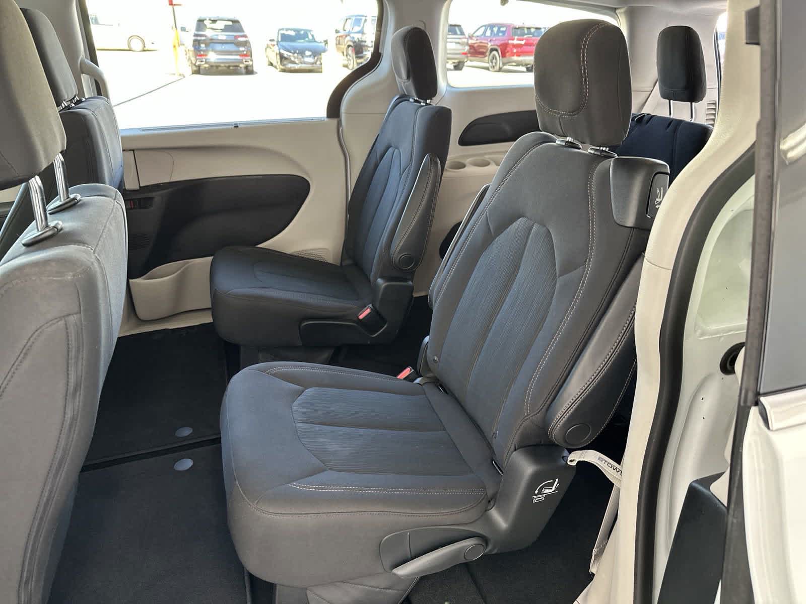 2018 Chrysler Pacifica Touring Plus 29