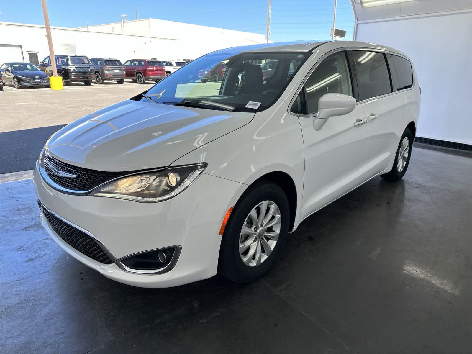 2018 Chrysler Pacifica Touring Plus 4