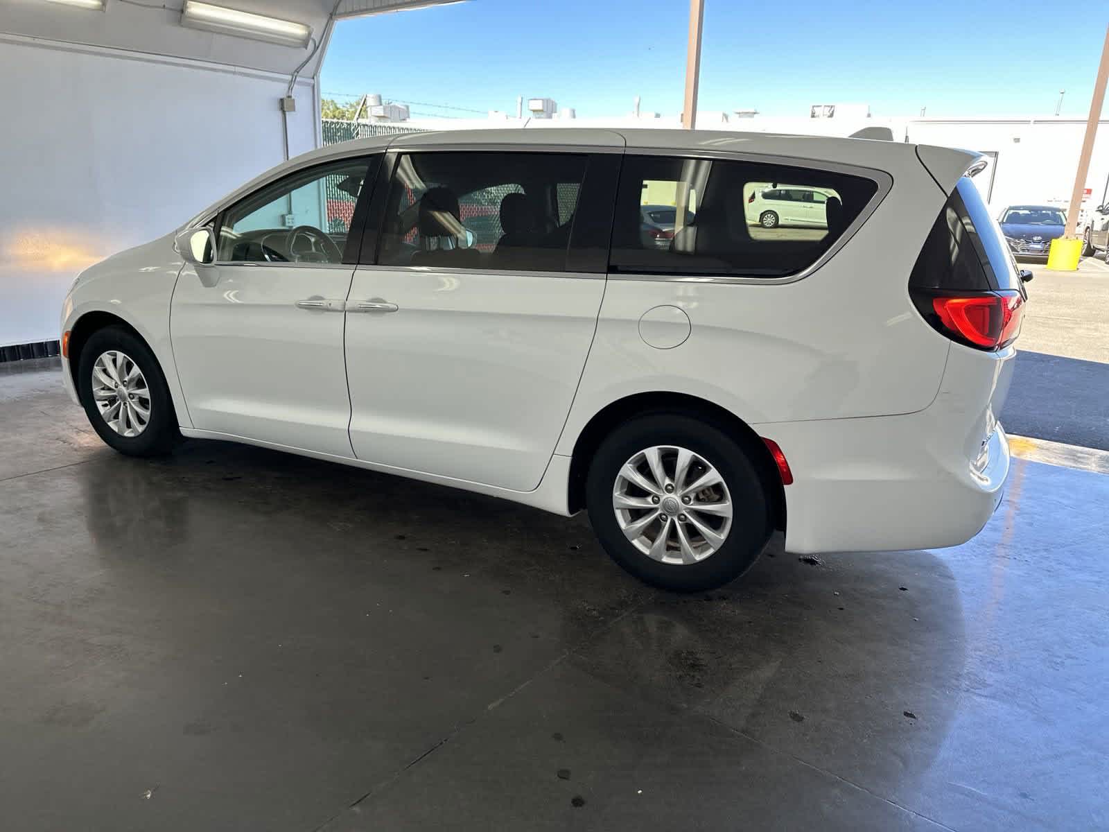 2018 Chrysler Pacifica Touring Plus 6