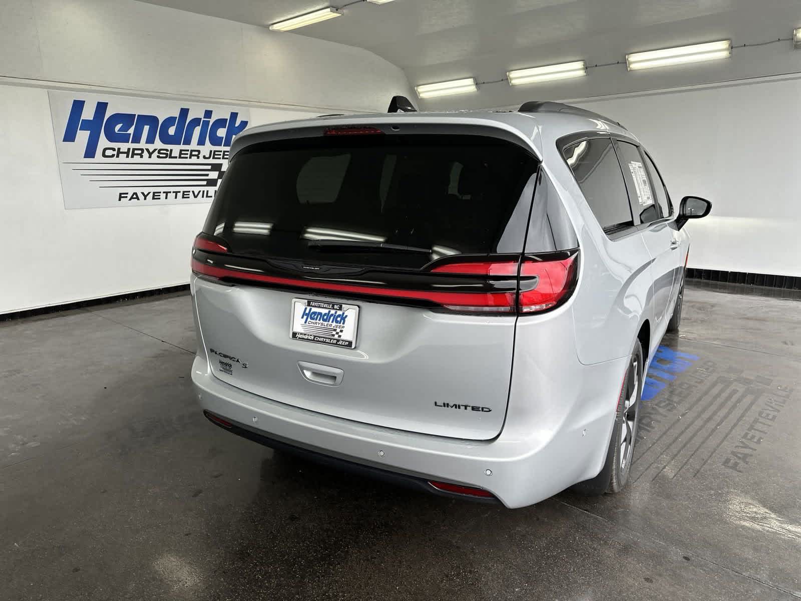 2024 Chrysler Pacifica Limited 7