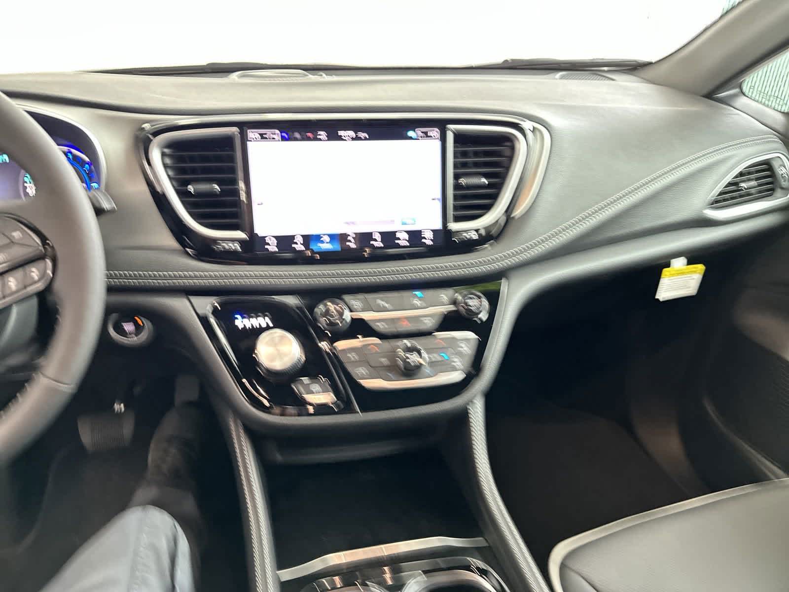 2024 Chrysler Pacifica Hybrid Premium S Appearance Pkg 17