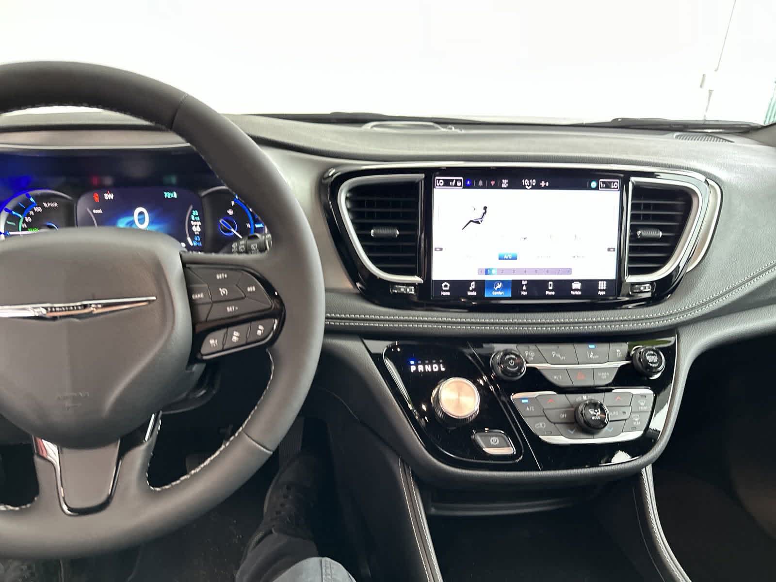 2024 Chrysler Pacifica Hybrid Premium S Appearance Pkg 24