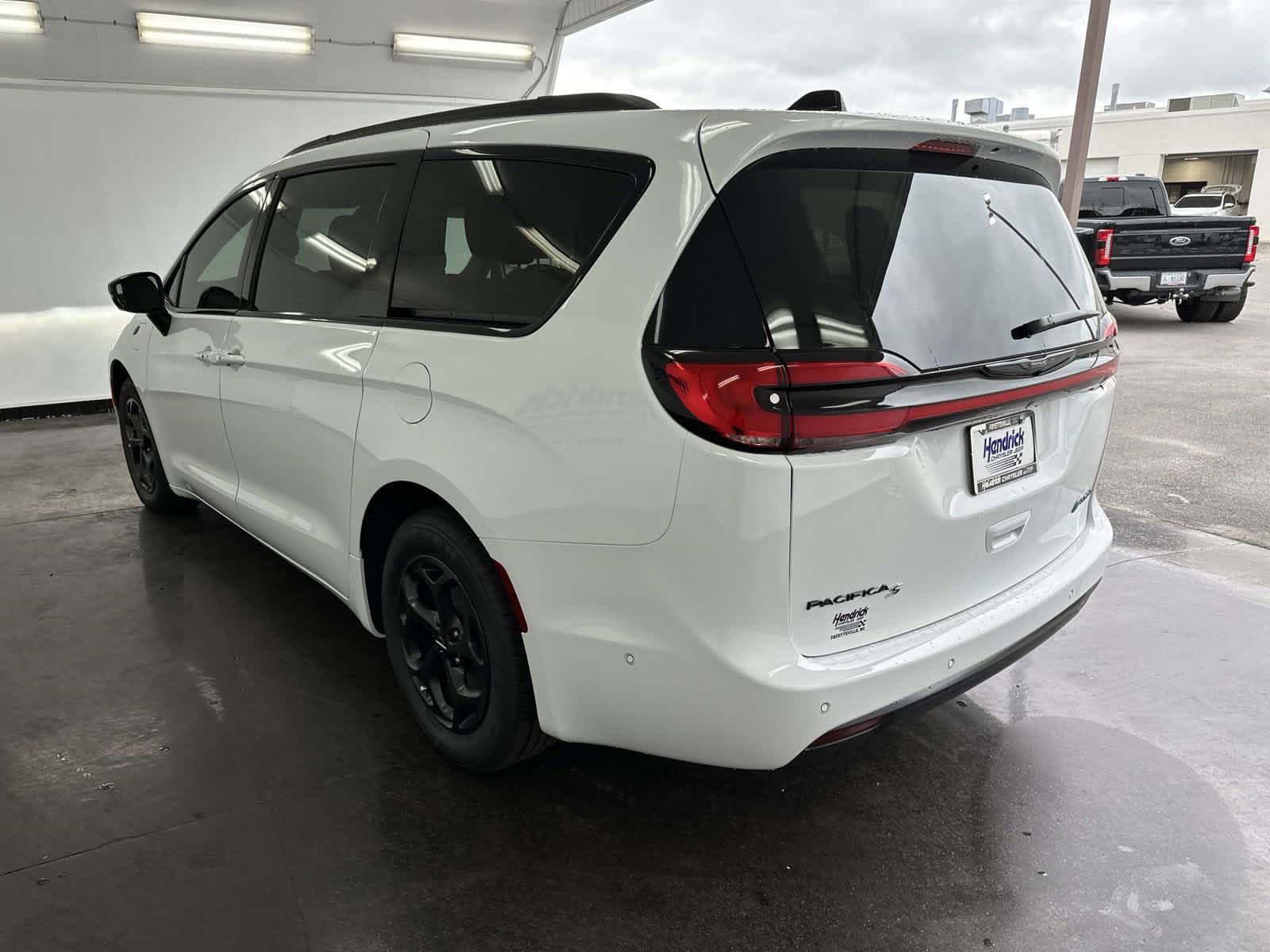 2024 Chrysler Pacifica LIMITED 6