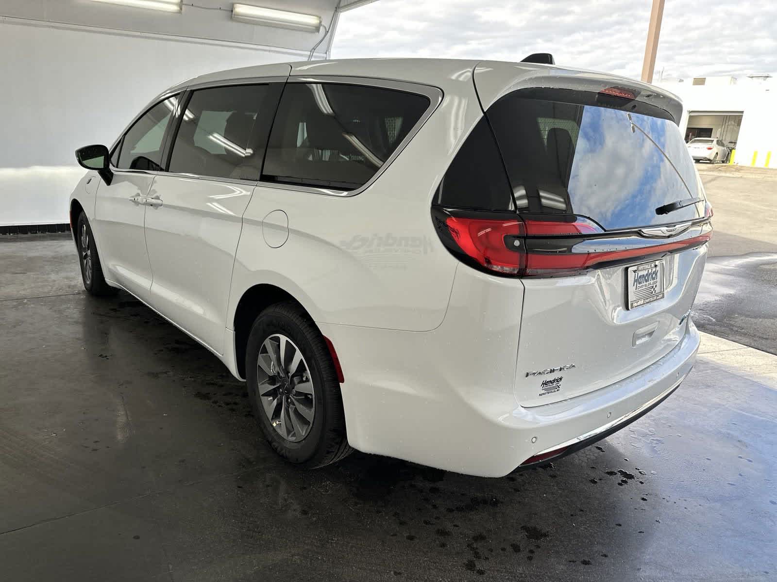 2024 Chrysler Pacifica LIMITED 6