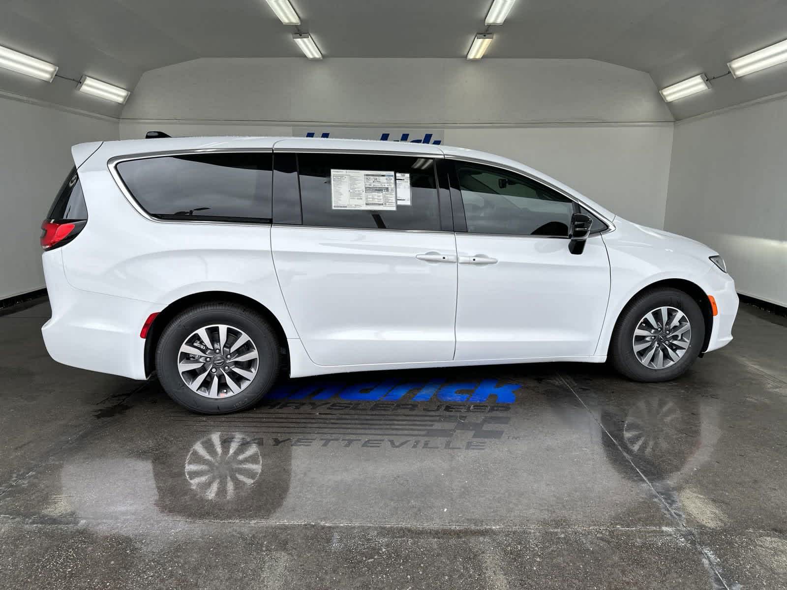 2024 Chrysler Pacifica LIMITED 9