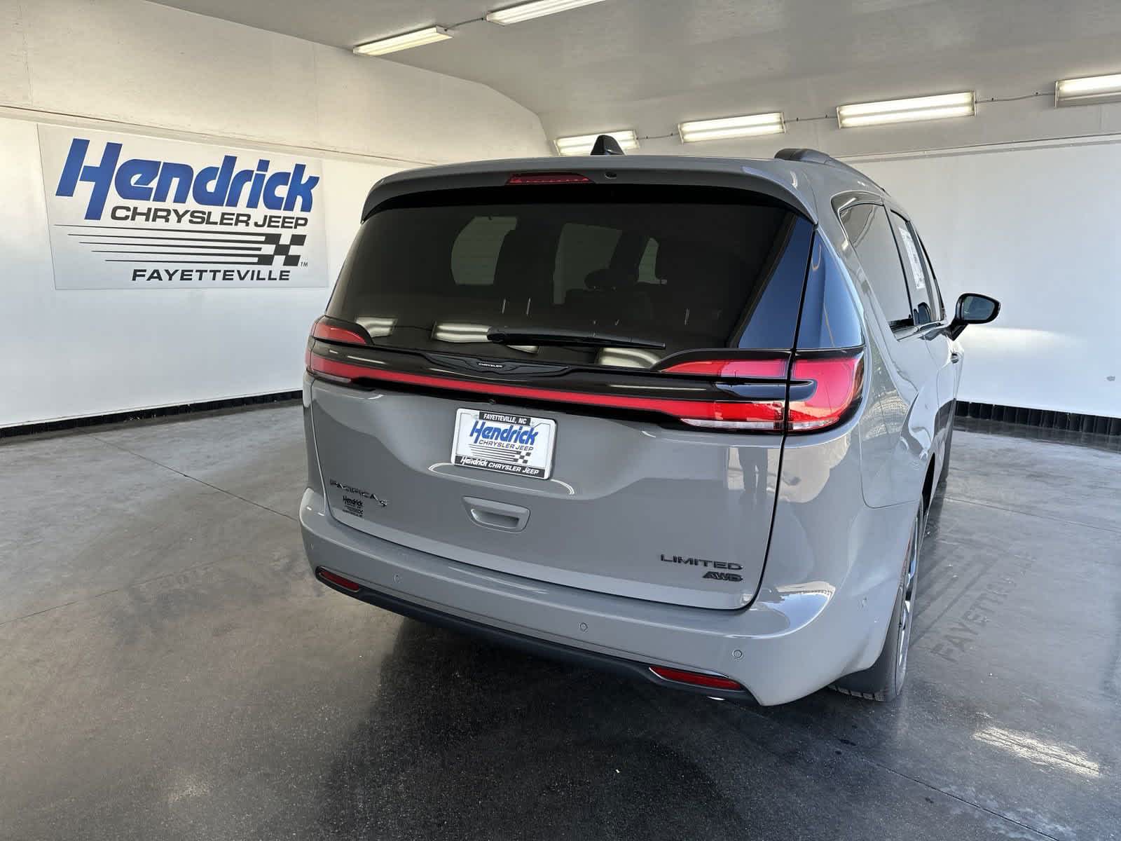 2024 Chrysler Pacifica Limited 7