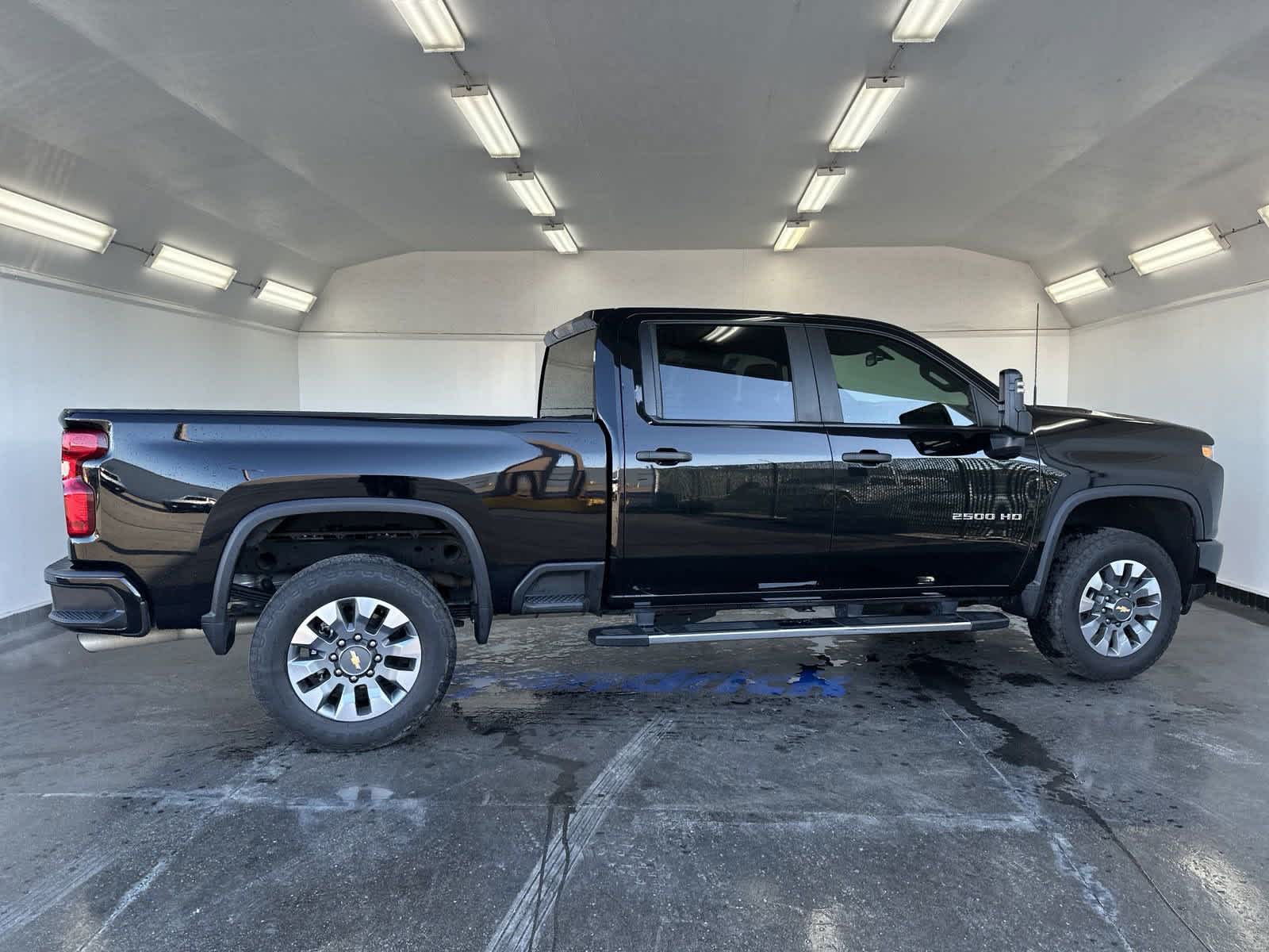 2022 Chevrolet Silverado 2500HD Custom 4WD Crew Cab 159 10