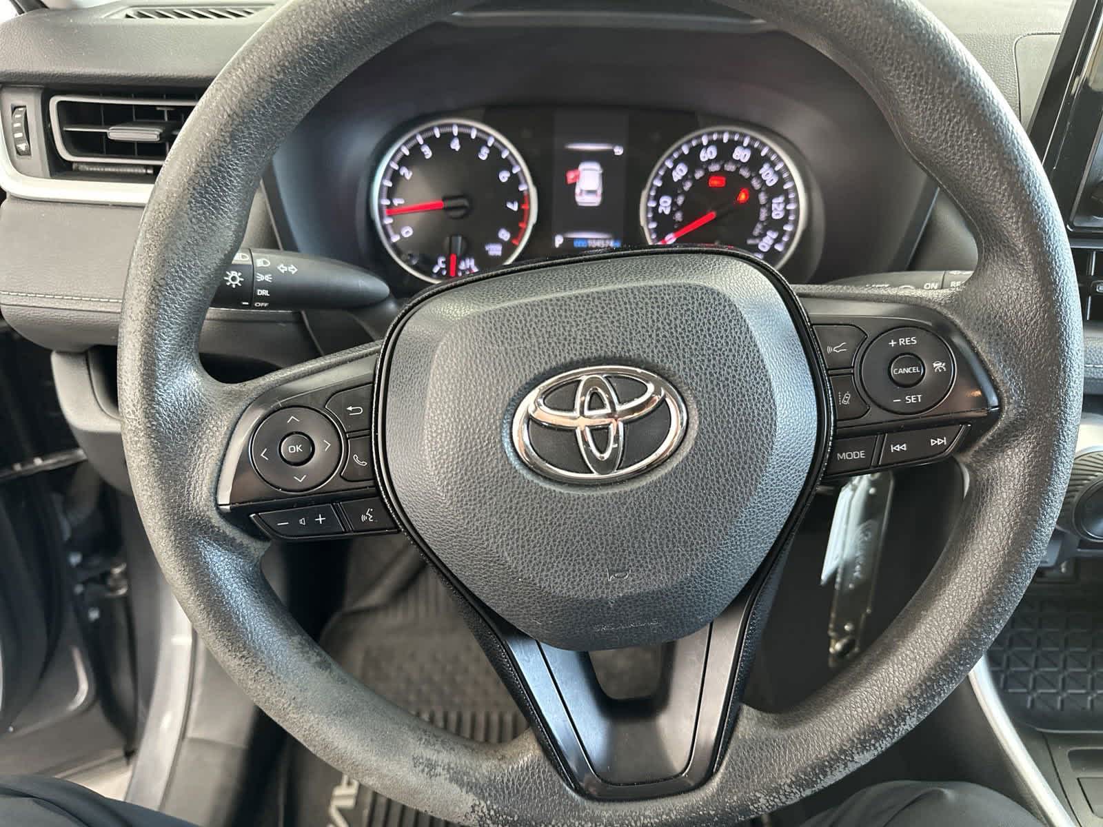 2019 Toyota RAV4 LE 17