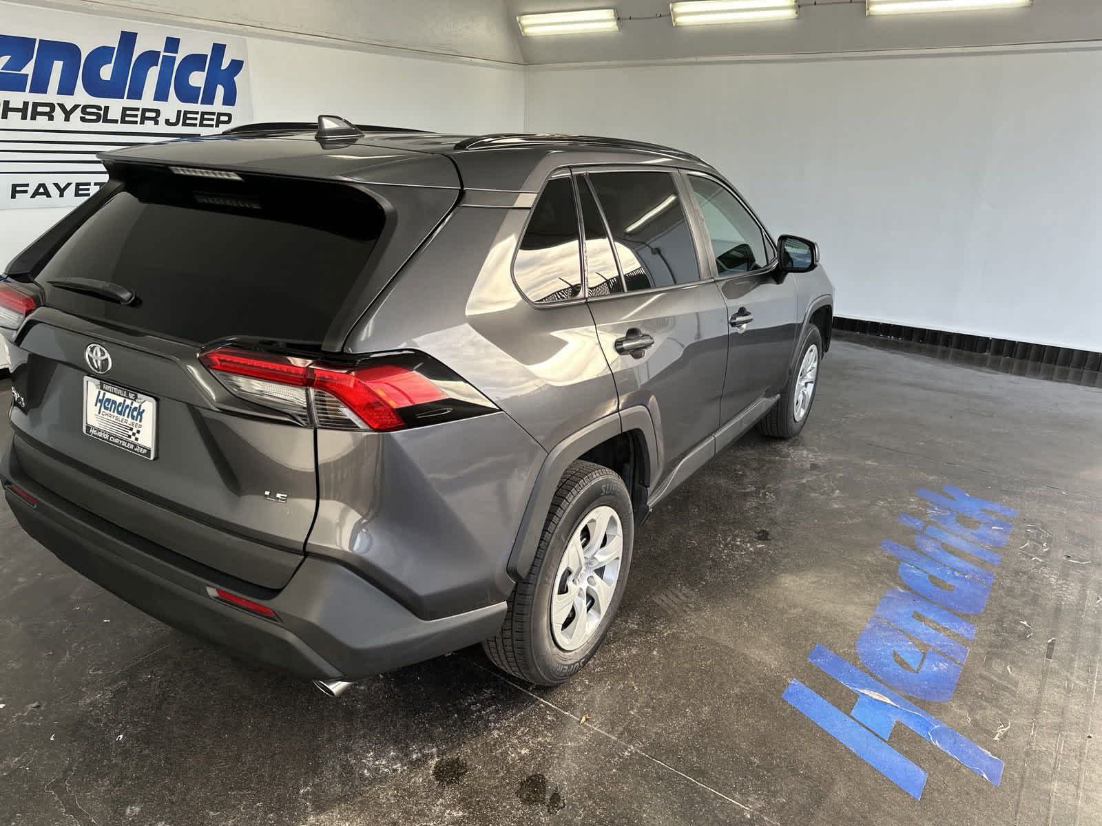 2019 Toyota RAV4 LE 9