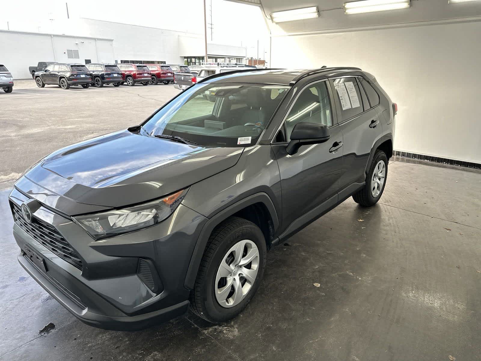 2019 Toyota RAV4 LE 4