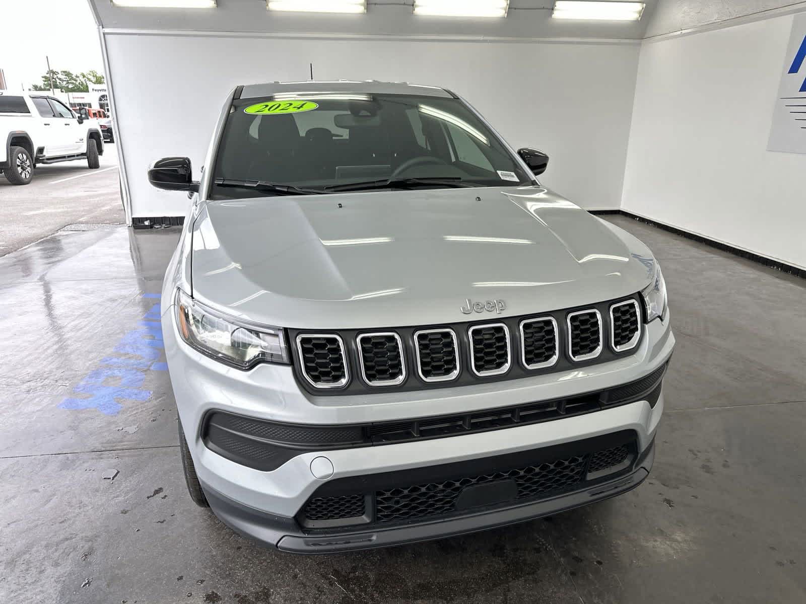 2024 Jeep Compass Sport 3