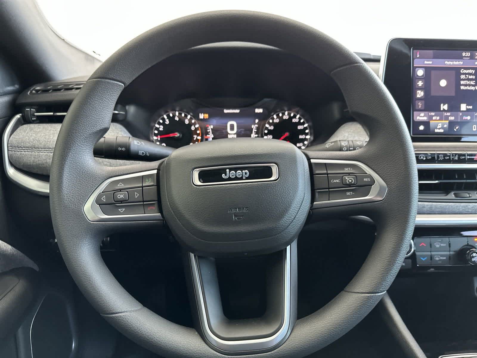 2025 Jeep Compass Sport 18