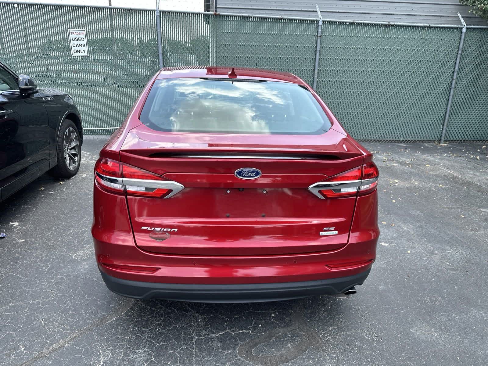 2020 Ford Fusion SE 8