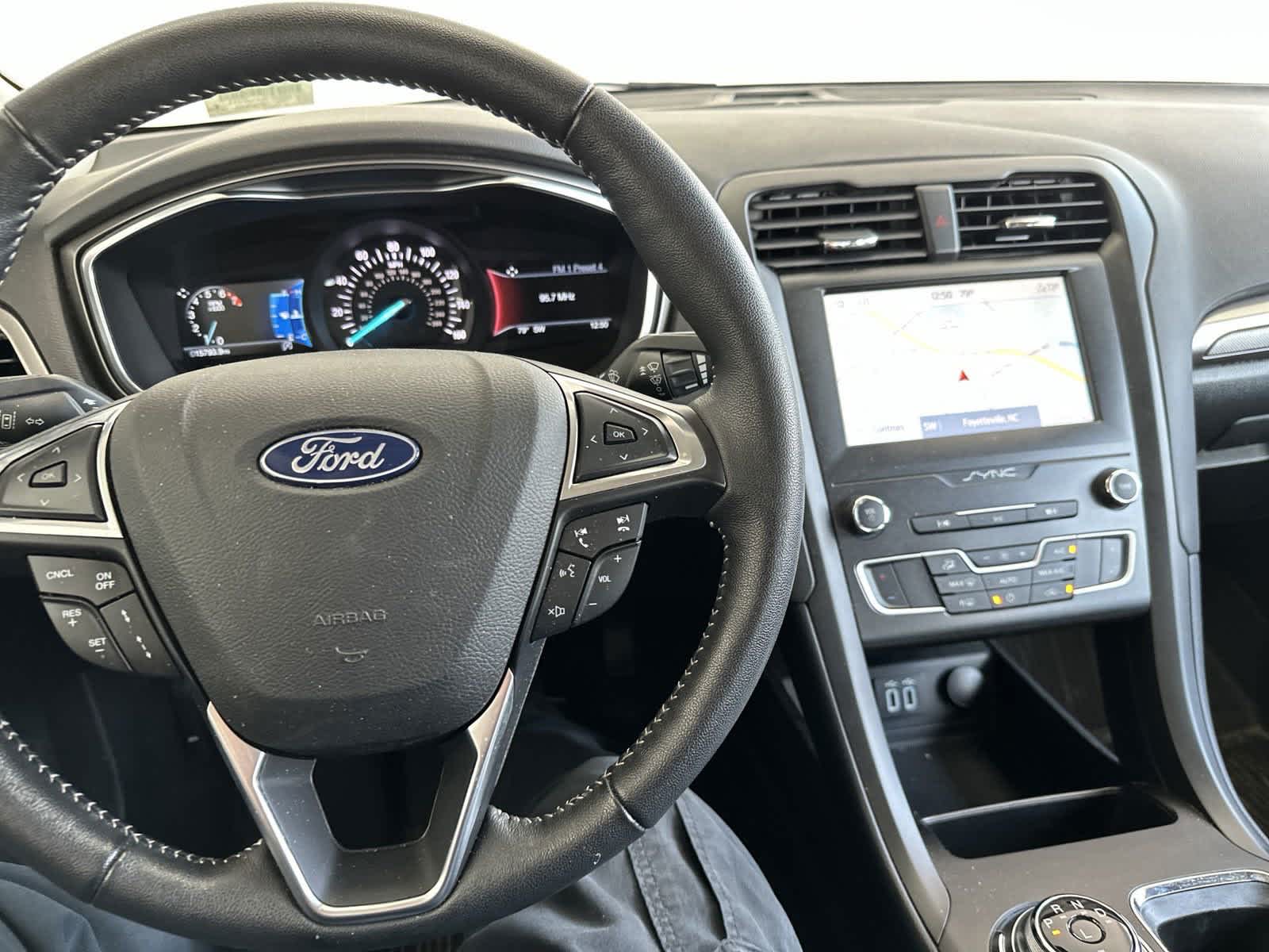 2020 Ford Fusion SE 26