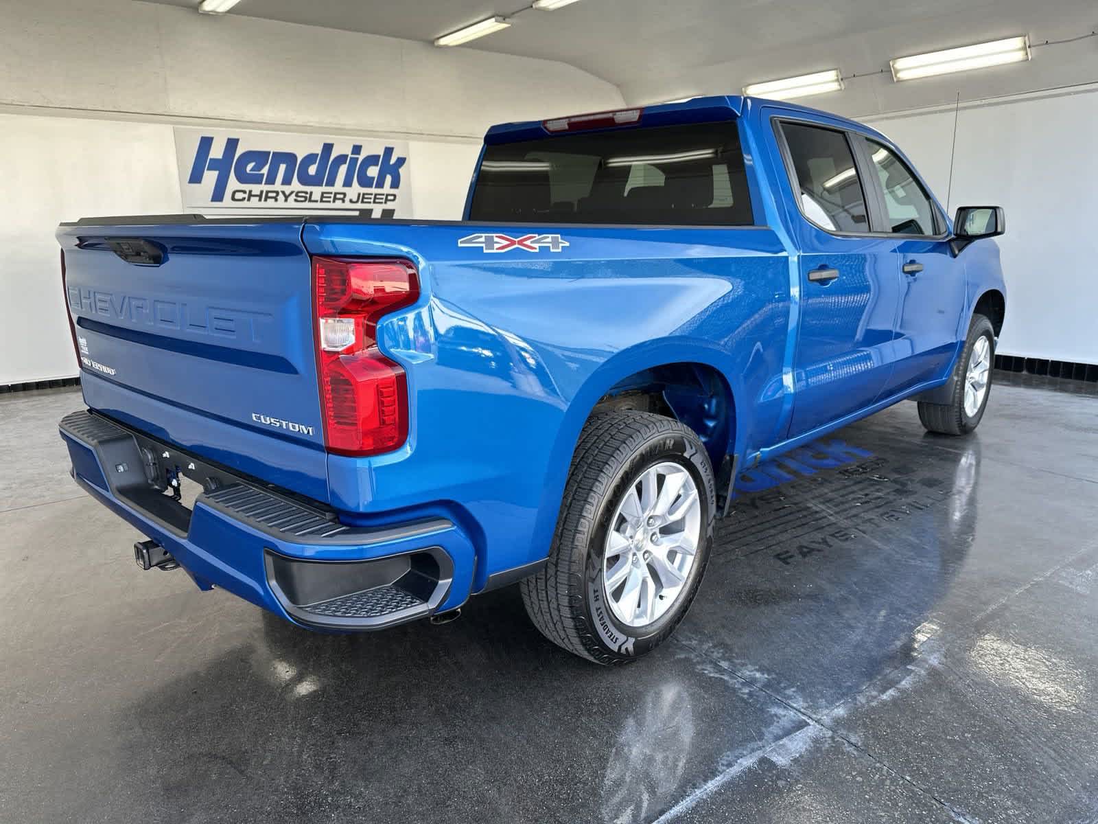 2023 Chevrolet Silverado 1500 Custom 4WD Crew Cab 147 8