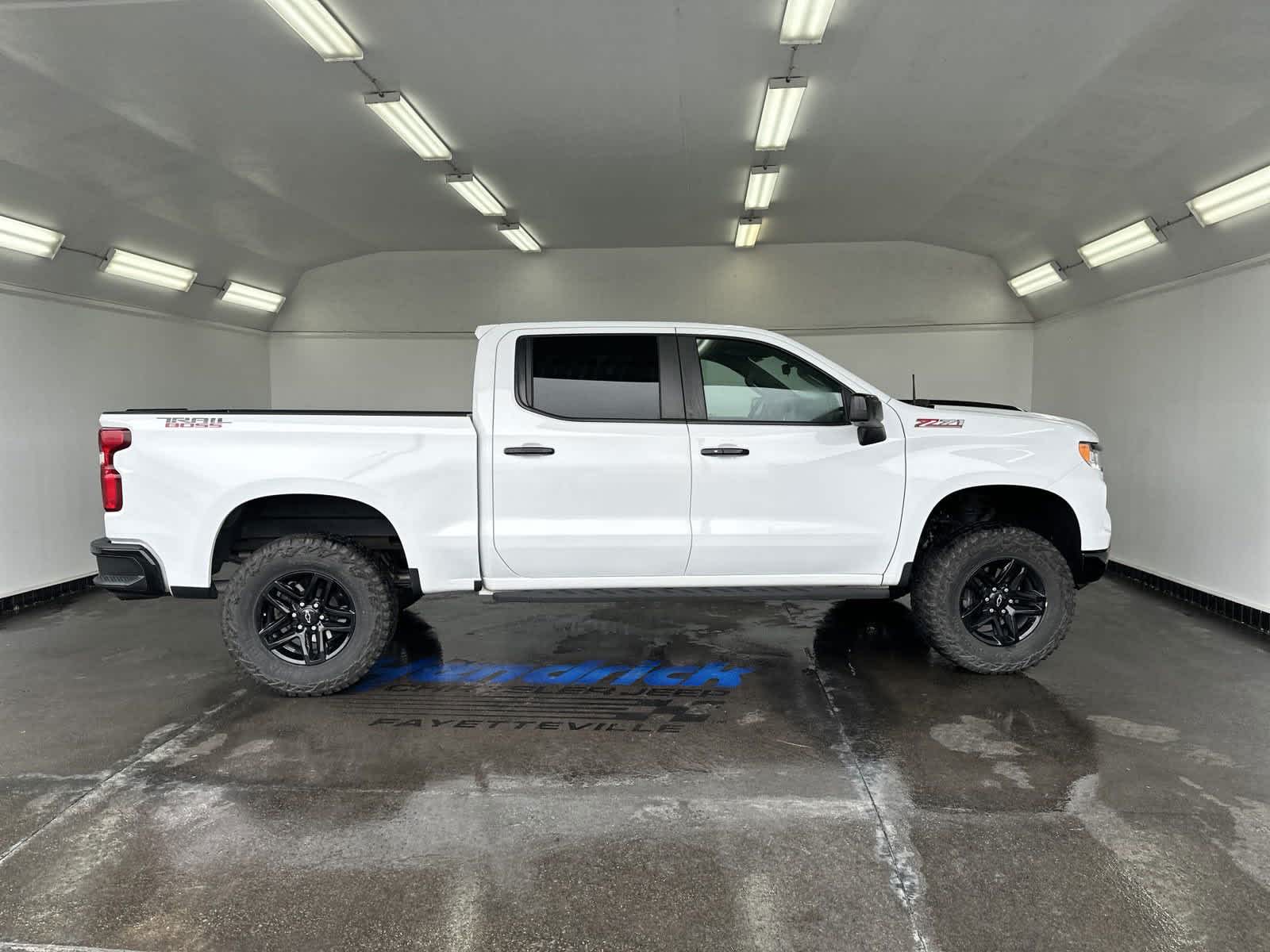 2023 Chevrolet Silverado 1500 LT Trail Boss 4WD Crew Cab 147 10