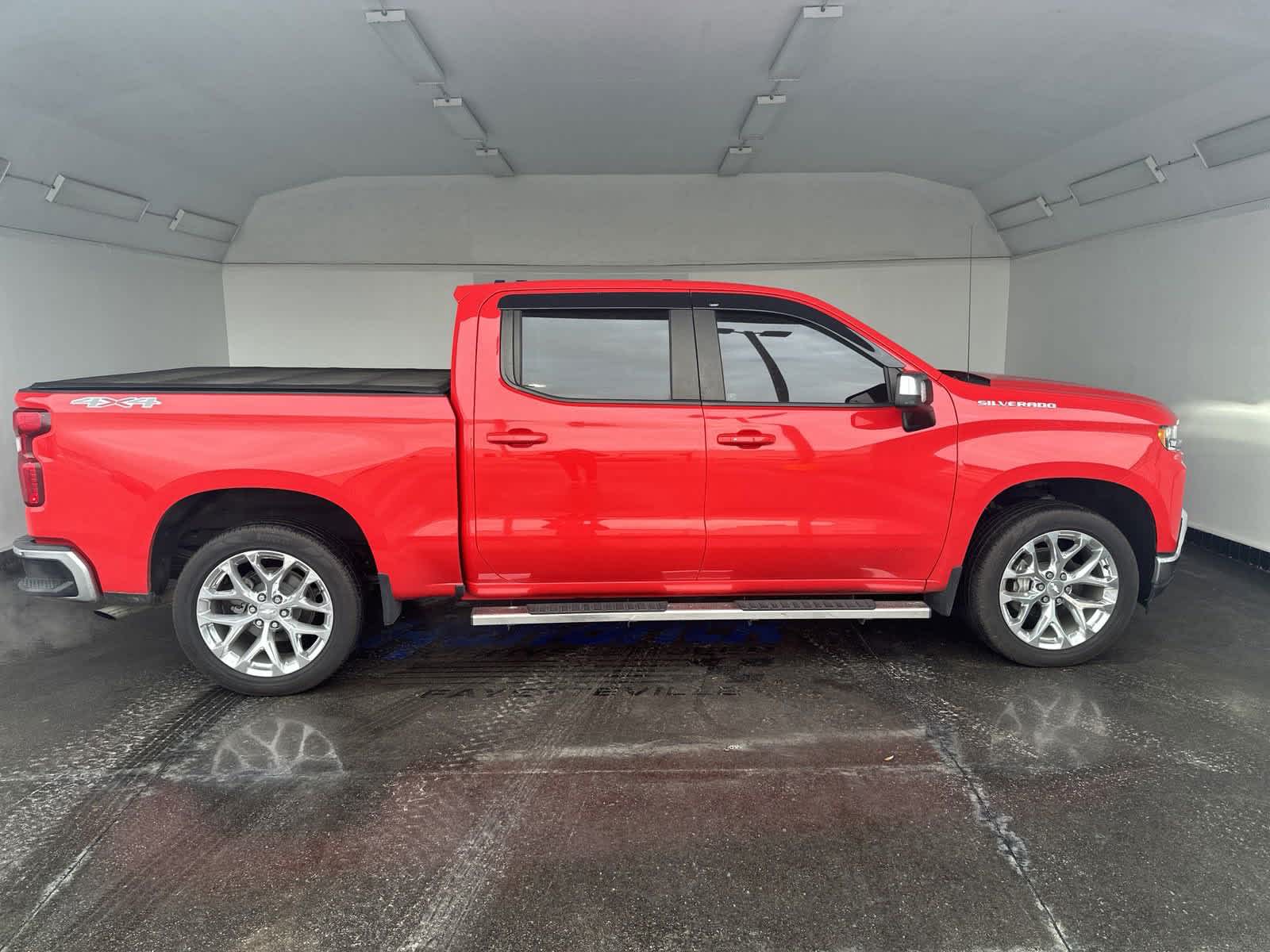 2020 Chevrolet Silverado 1500 LT 4WD Crew Cab 147 10