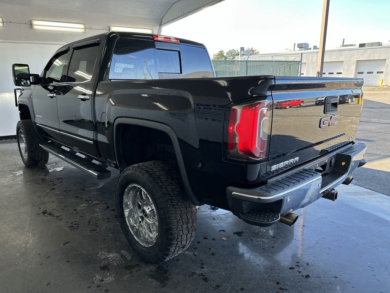 2018 GMC Sierra 1500 SLT 4WD Crew Cab 143.5 7