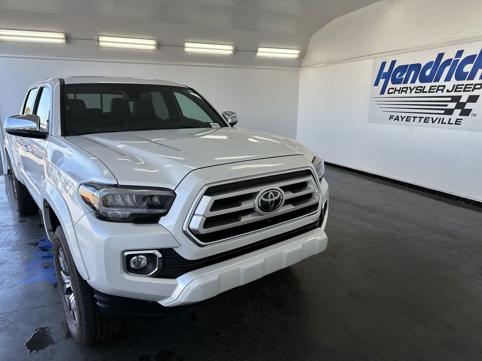 2023 Toyota Tacoma Limited Double Cab 5 Bed V6 AT 3