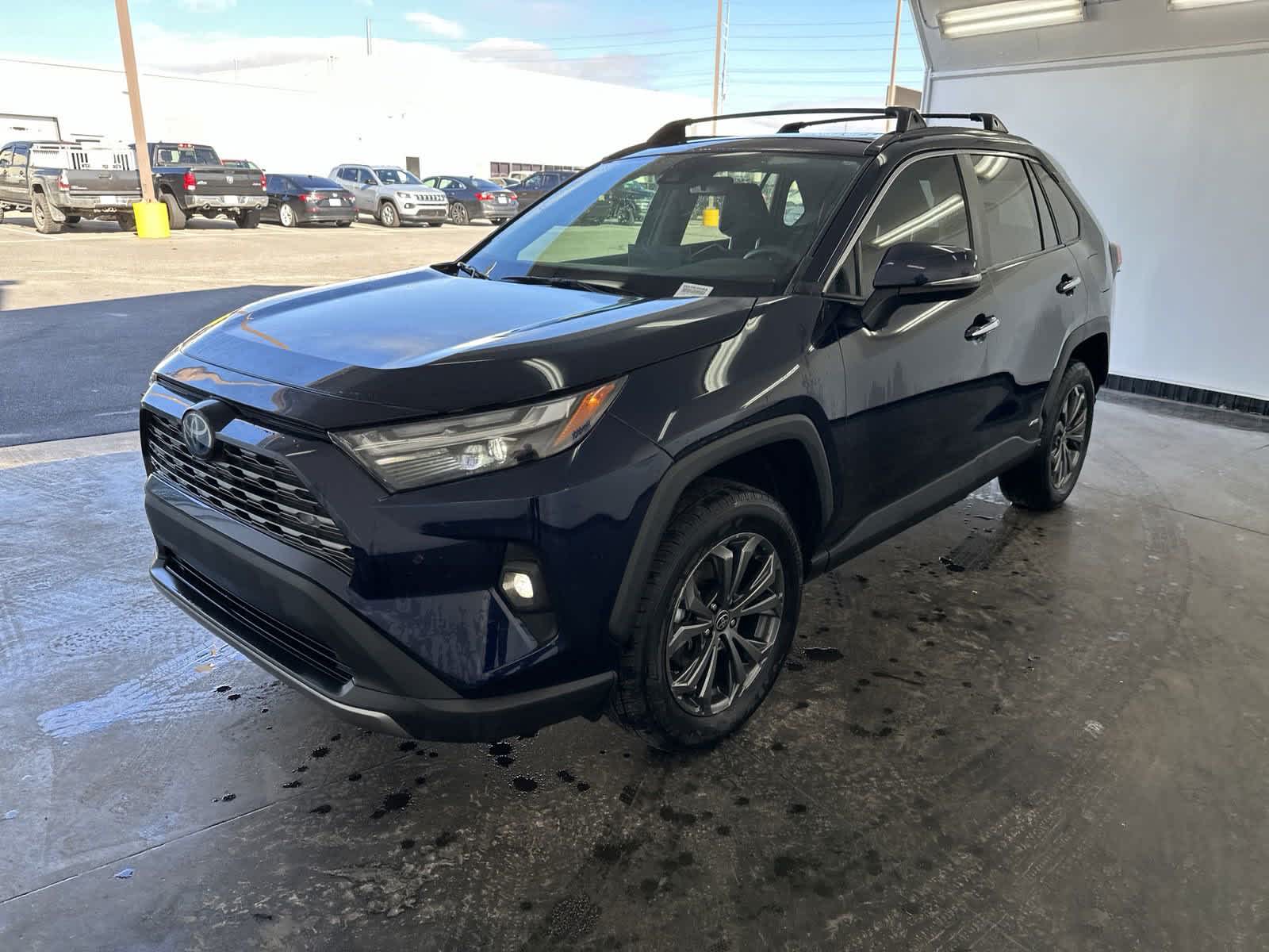 2022 Toyota RAV4 Hybrid Limited 4