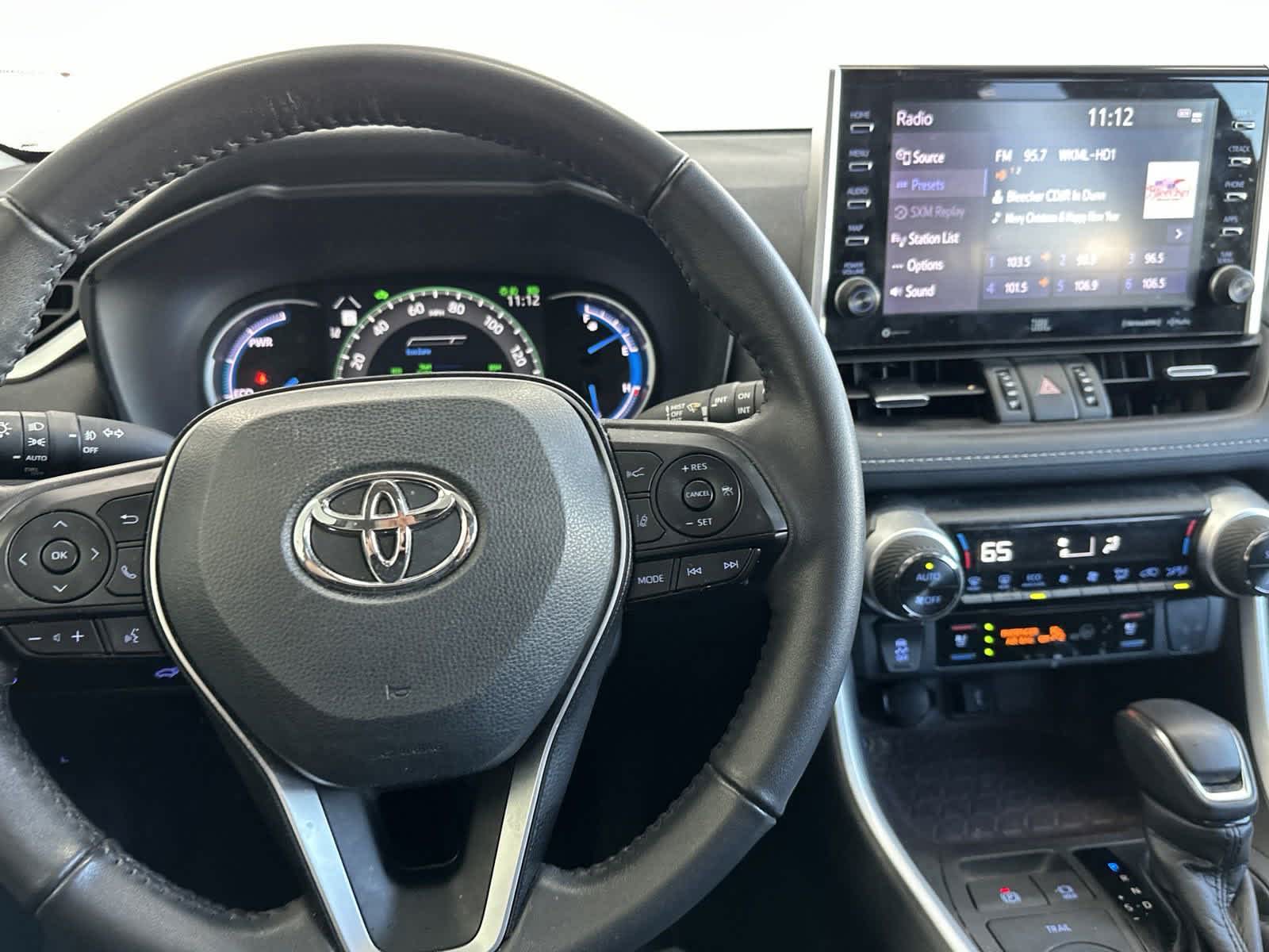 2022 Toyota RAV4 Hybrid Limited 27