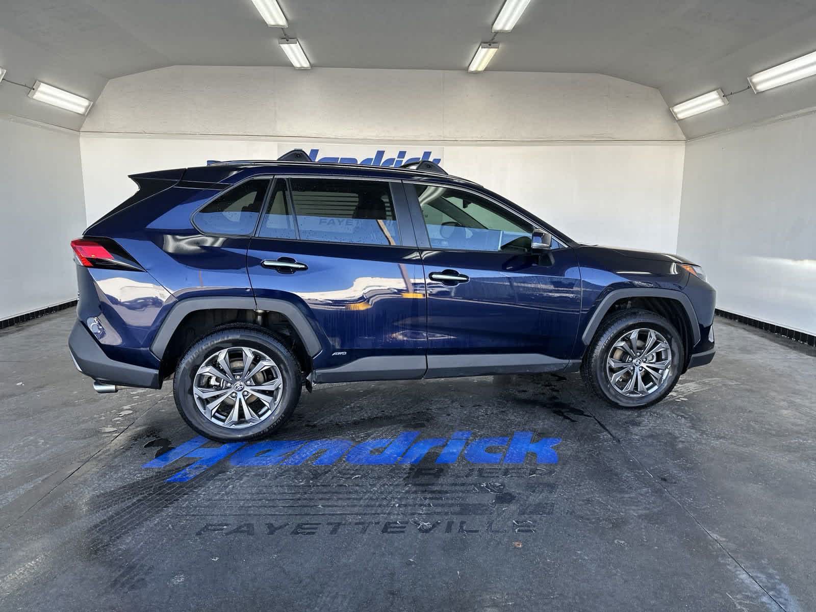 2022 Toyota RAV4 Hybrid Limited 10