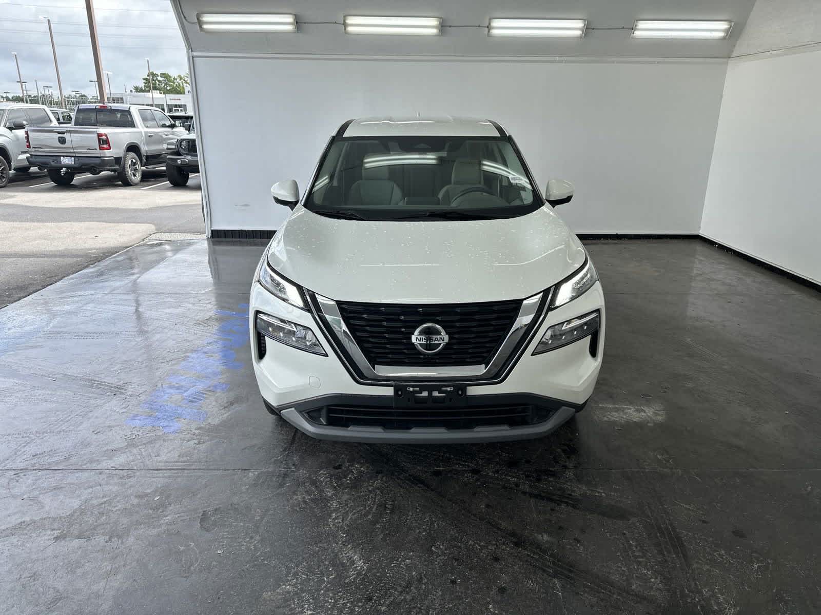 2021 Nissan Rogue SV 3