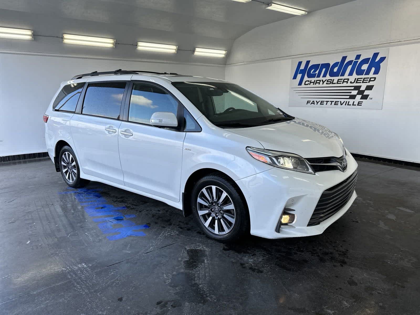 2020 Toyota Sienna Limited Premium 2