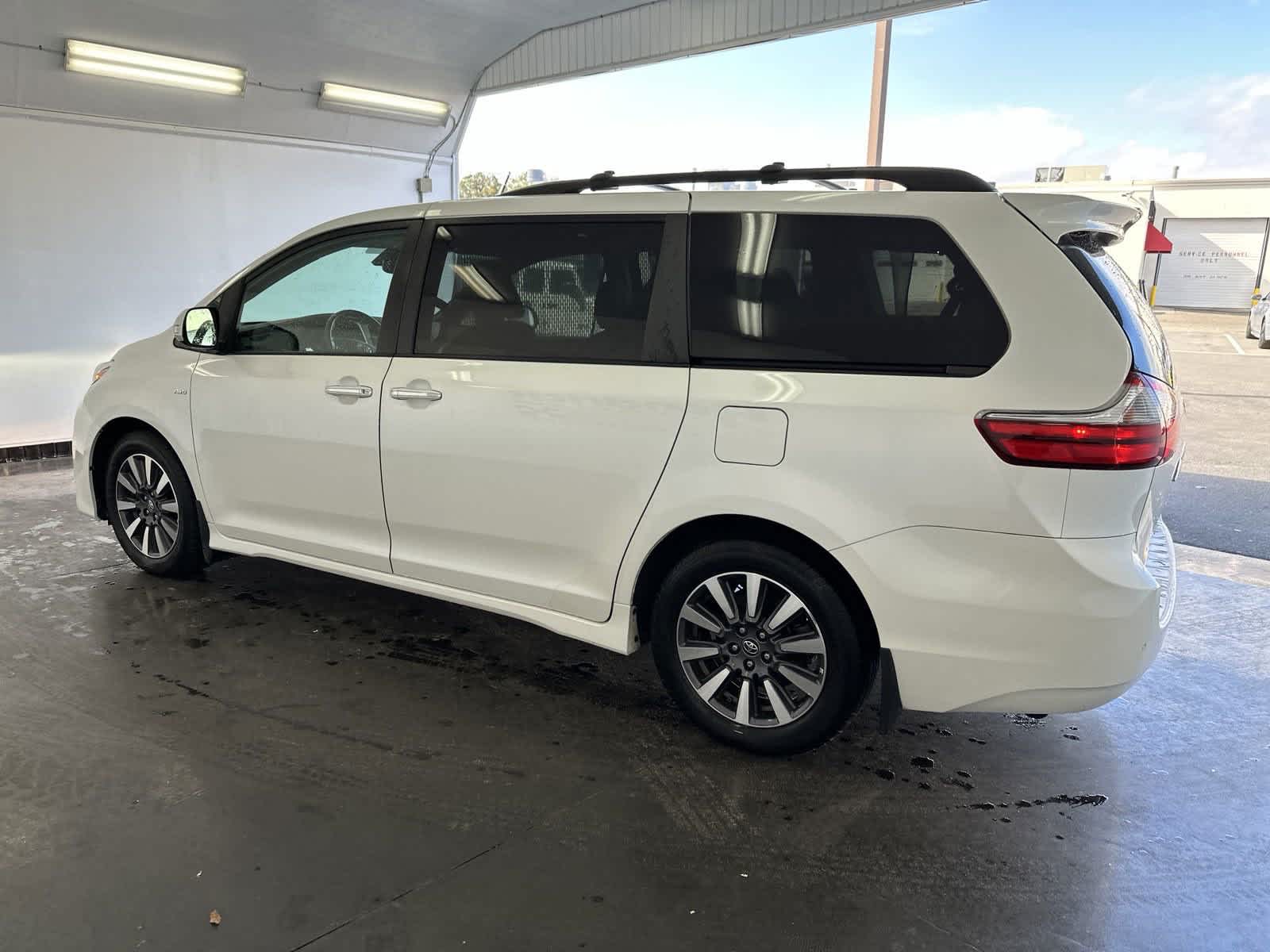 2020 Toyota Sienna Limited Premium 6