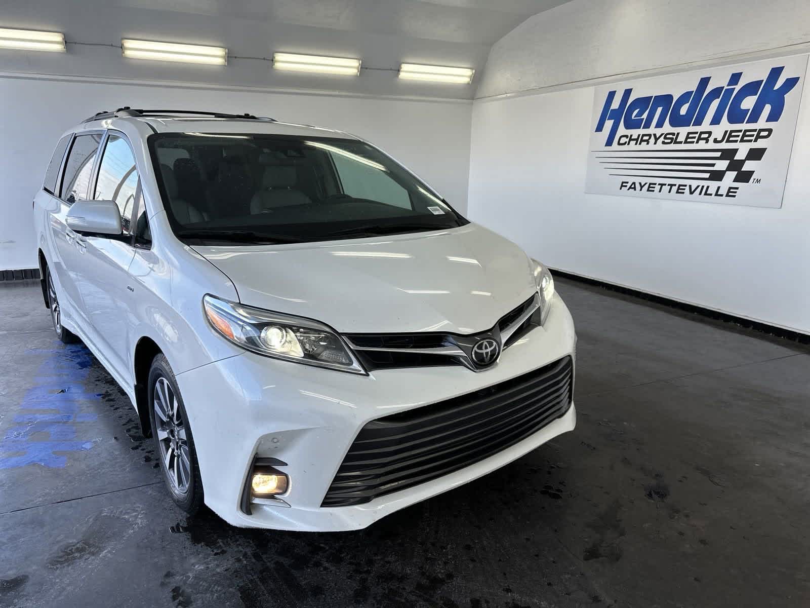 2020 Toyota Sienna Limited Premium 3