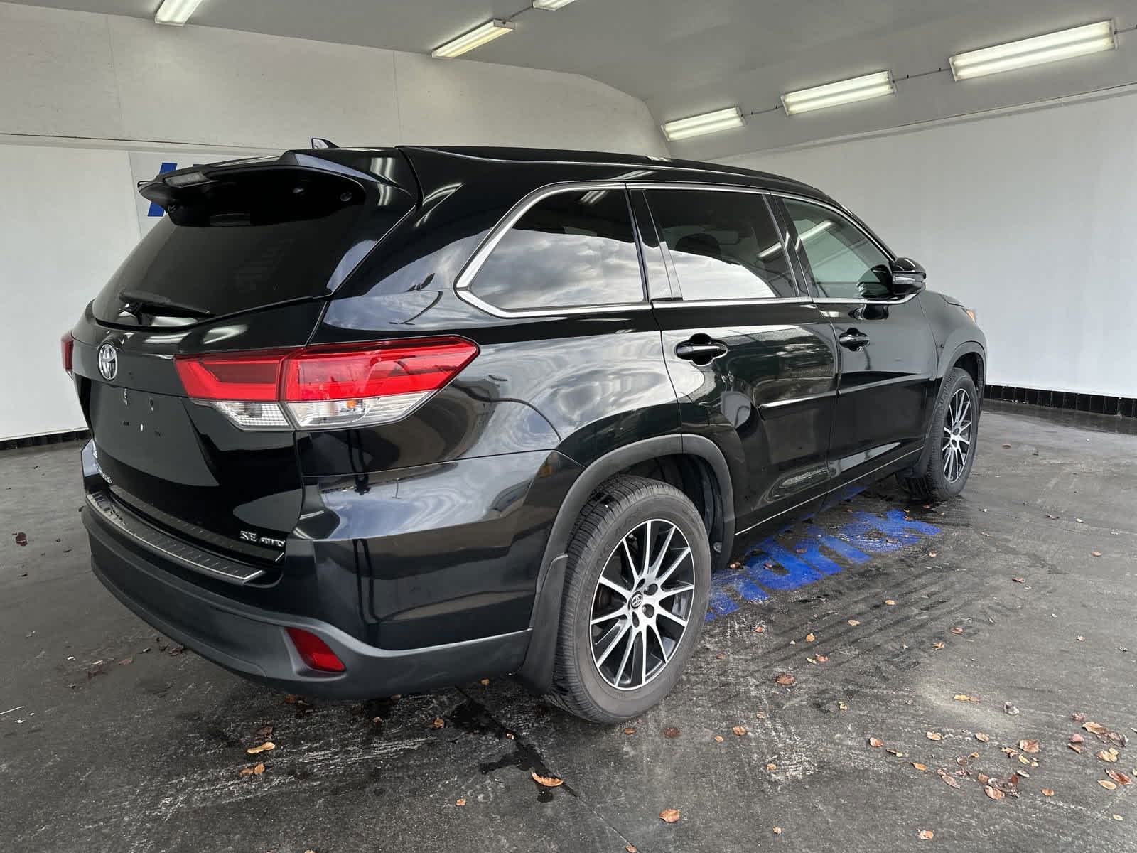 2018 Toyota Highlander SE 9