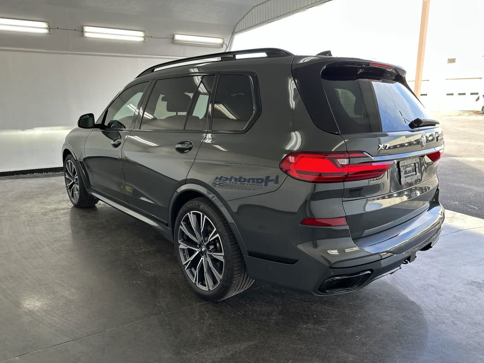 2022 BMW X7 M50i 10