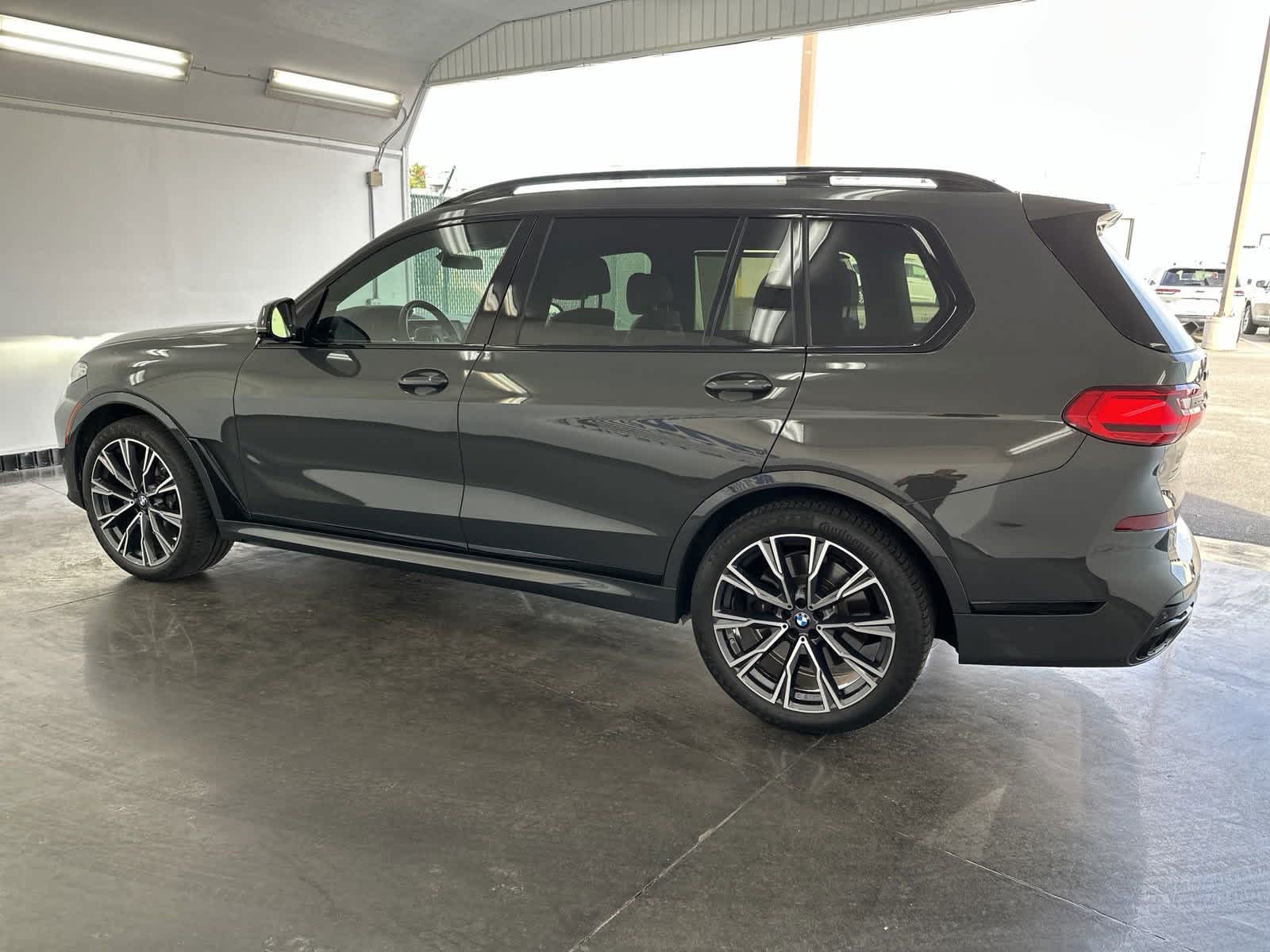 2022 BMW X7 M50i 9