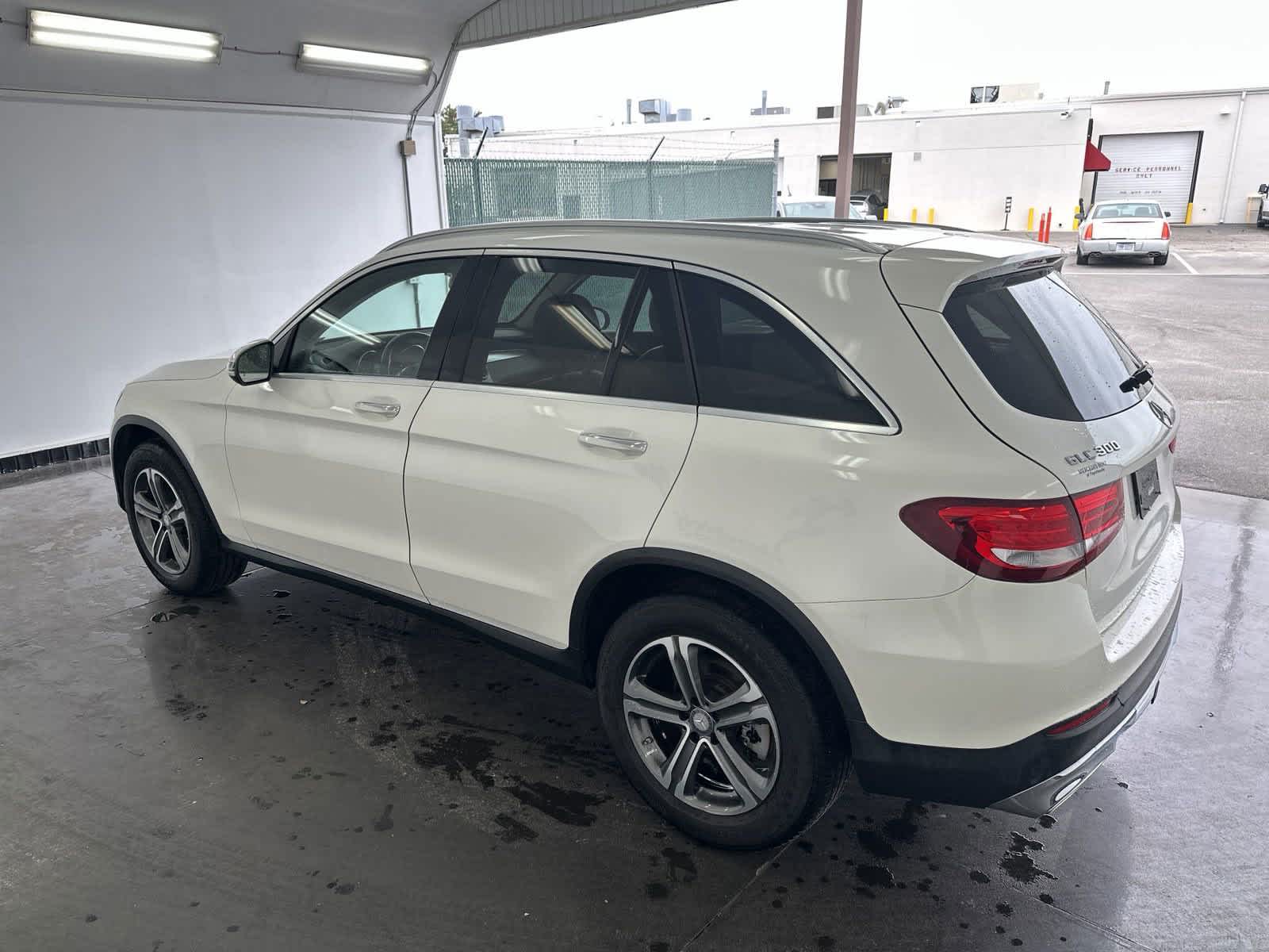 2017 Mercedes-Benz GLC GLC 300 6