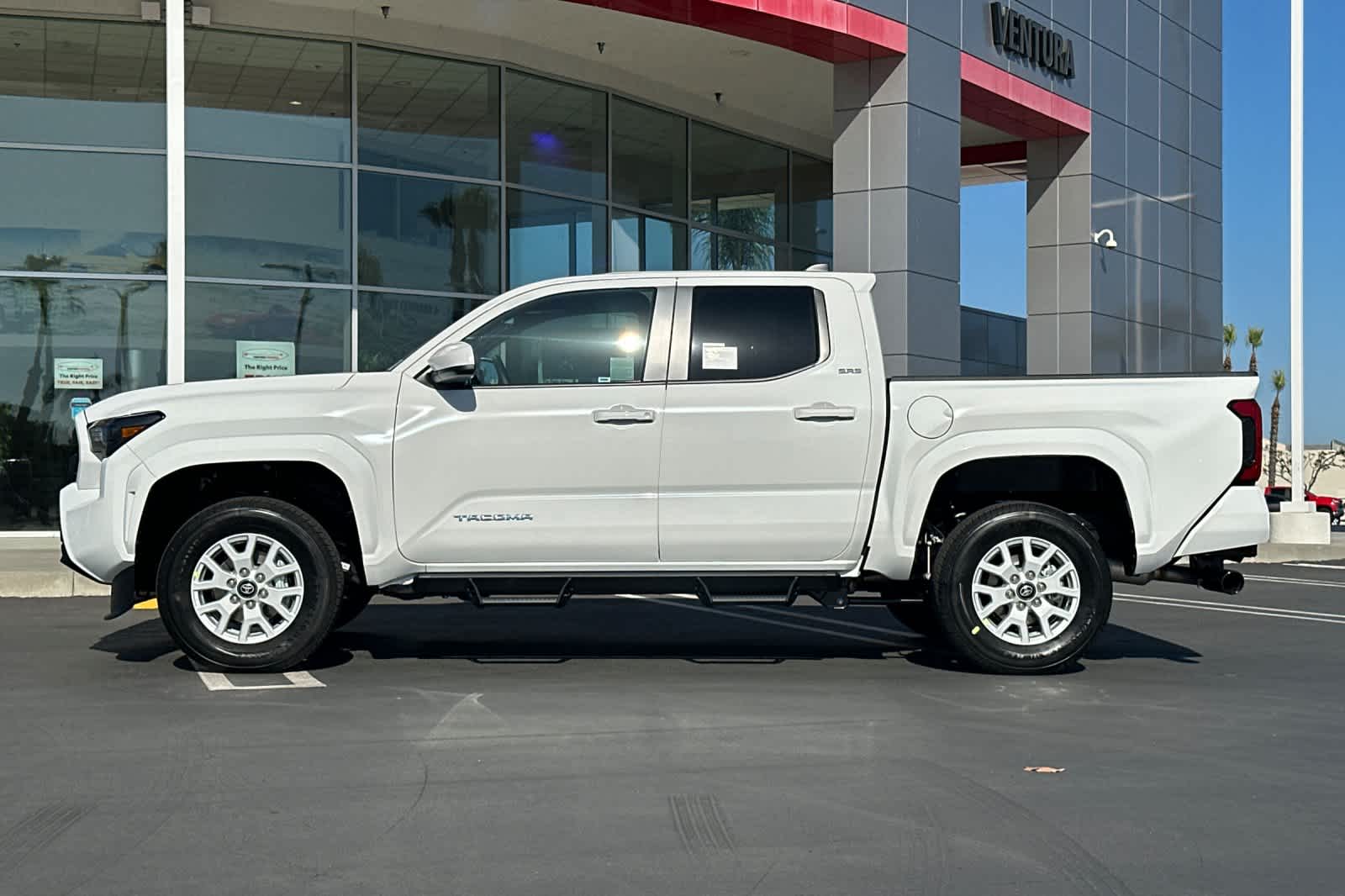 2025 Toyota Tacoma SR5 Double Cab photo 7