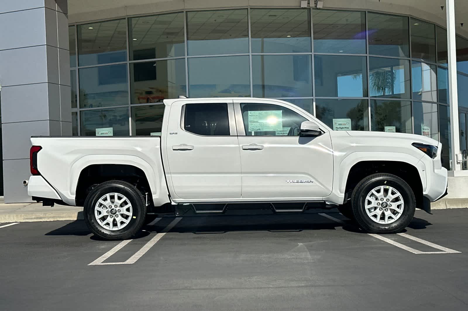 2025 Toyota Tacoma SR5 Double Cab photo 3