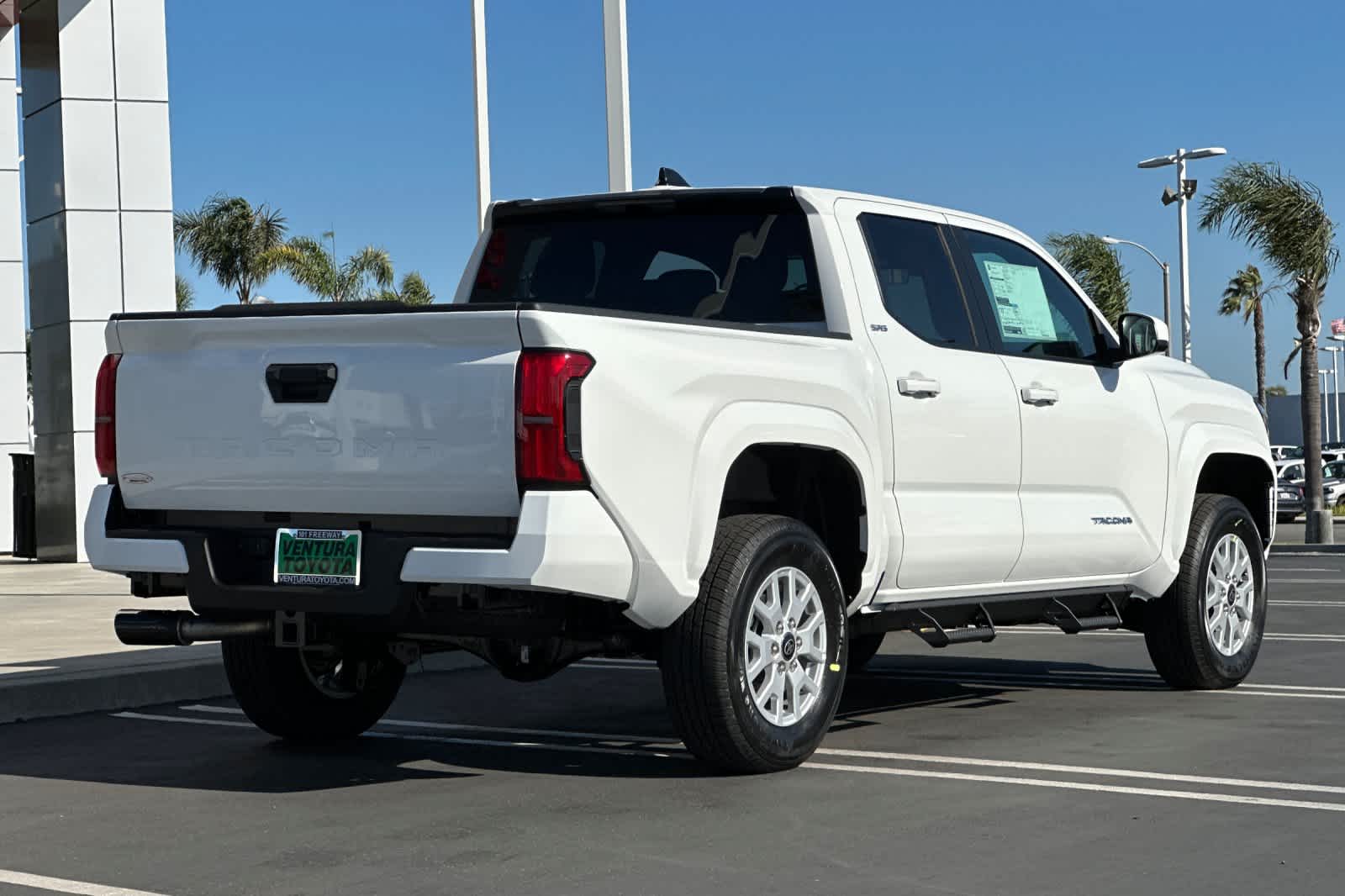 2025 Toyota Tacoma SR5 Double Cab photo 4
