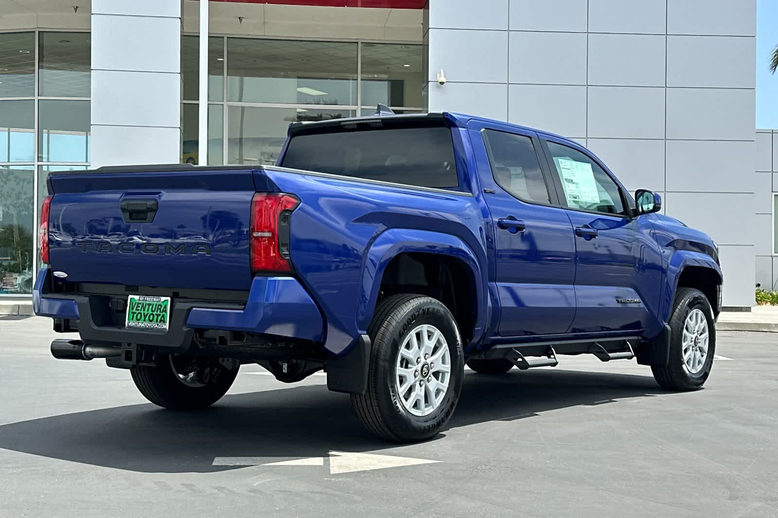 2025 Toyota Tacoma SR5 Double Cab photo 4