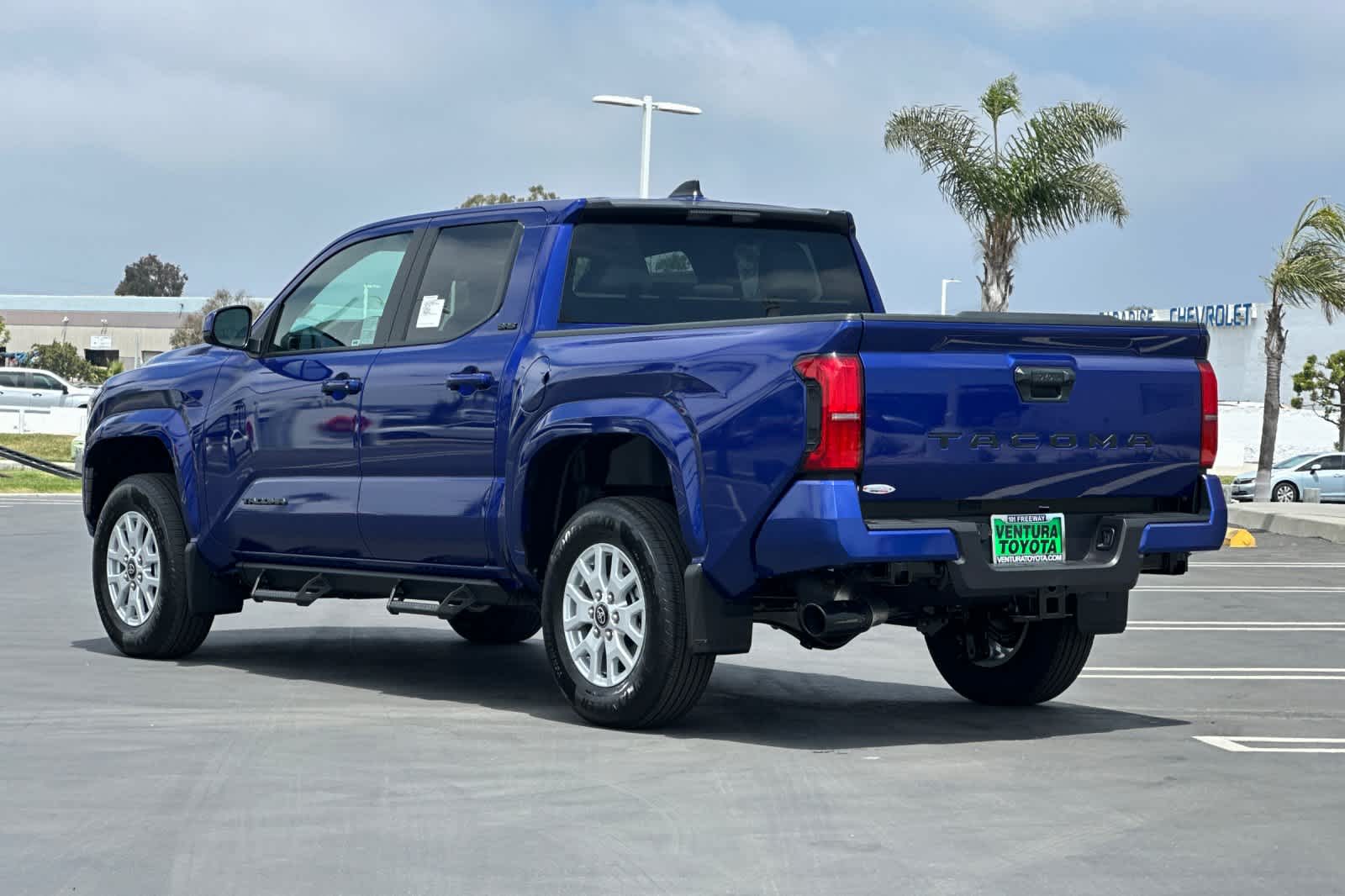 2025 Toyota Tacoma SR5 Double Cab photo 6