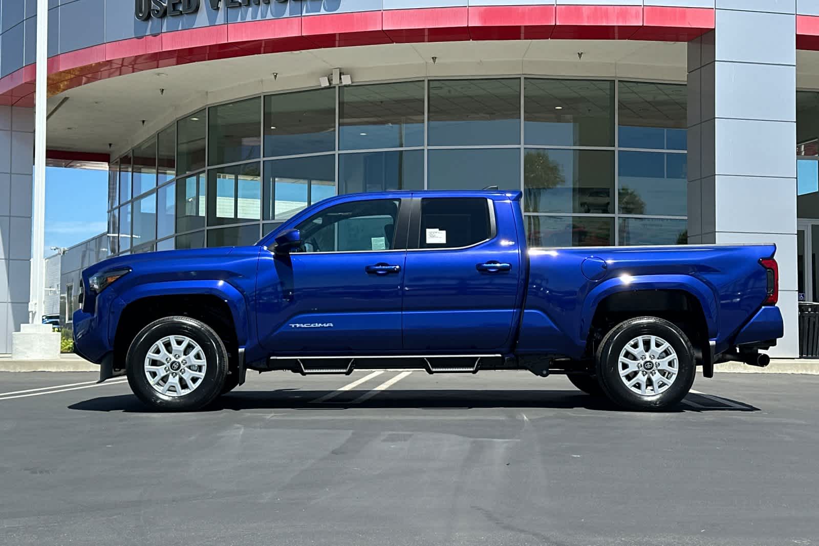 2025 Toyota Tacoma SR5 Double Cab photo 6
