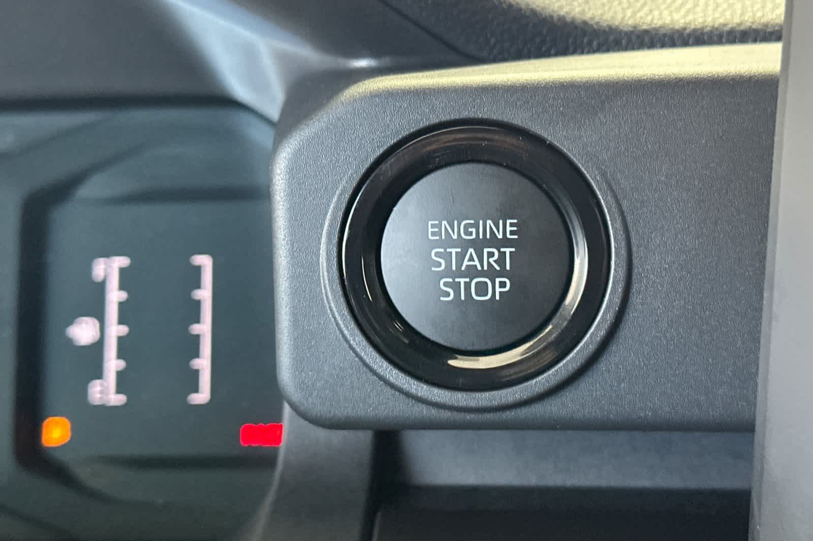2025 Toyota Tacoma SR5 Double Cab photo 4